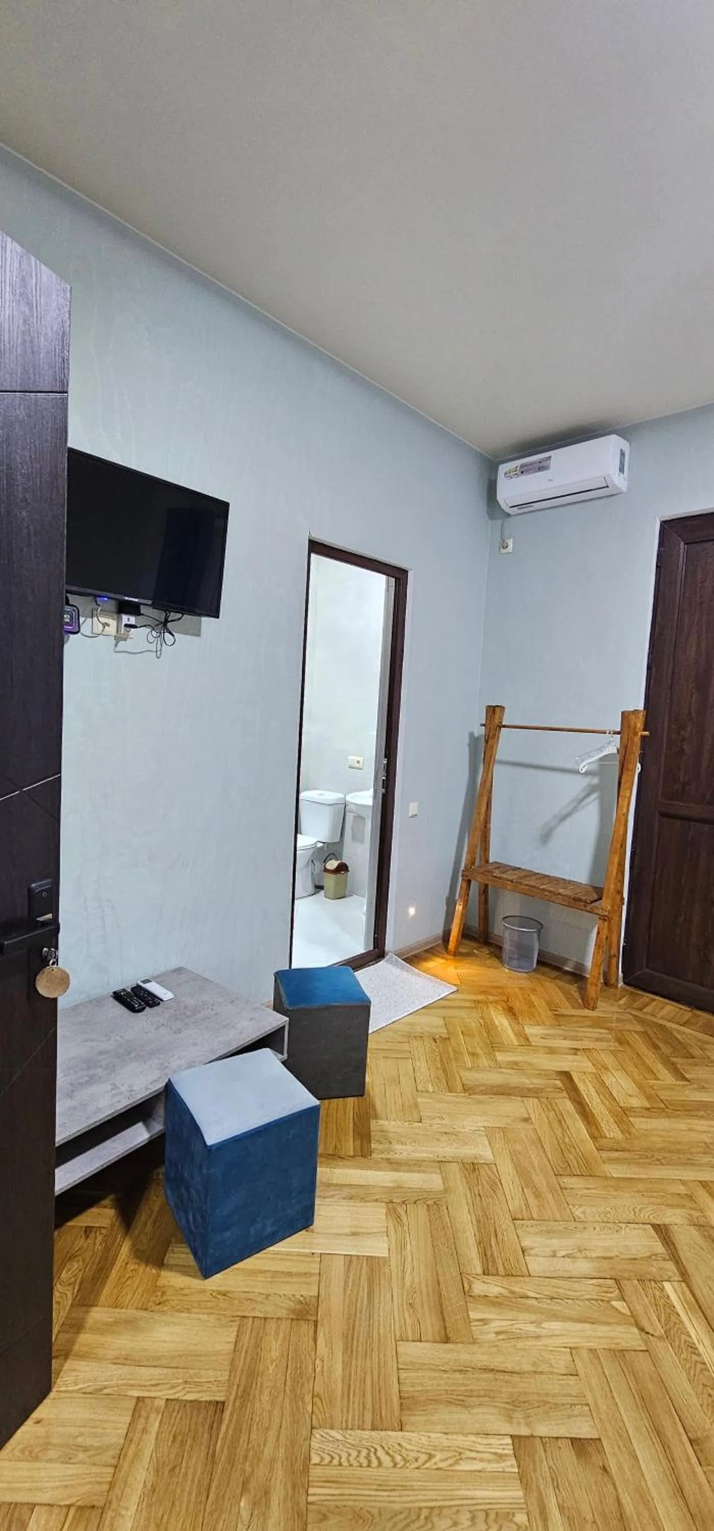 Communal lounge/ TV room in Memory basket