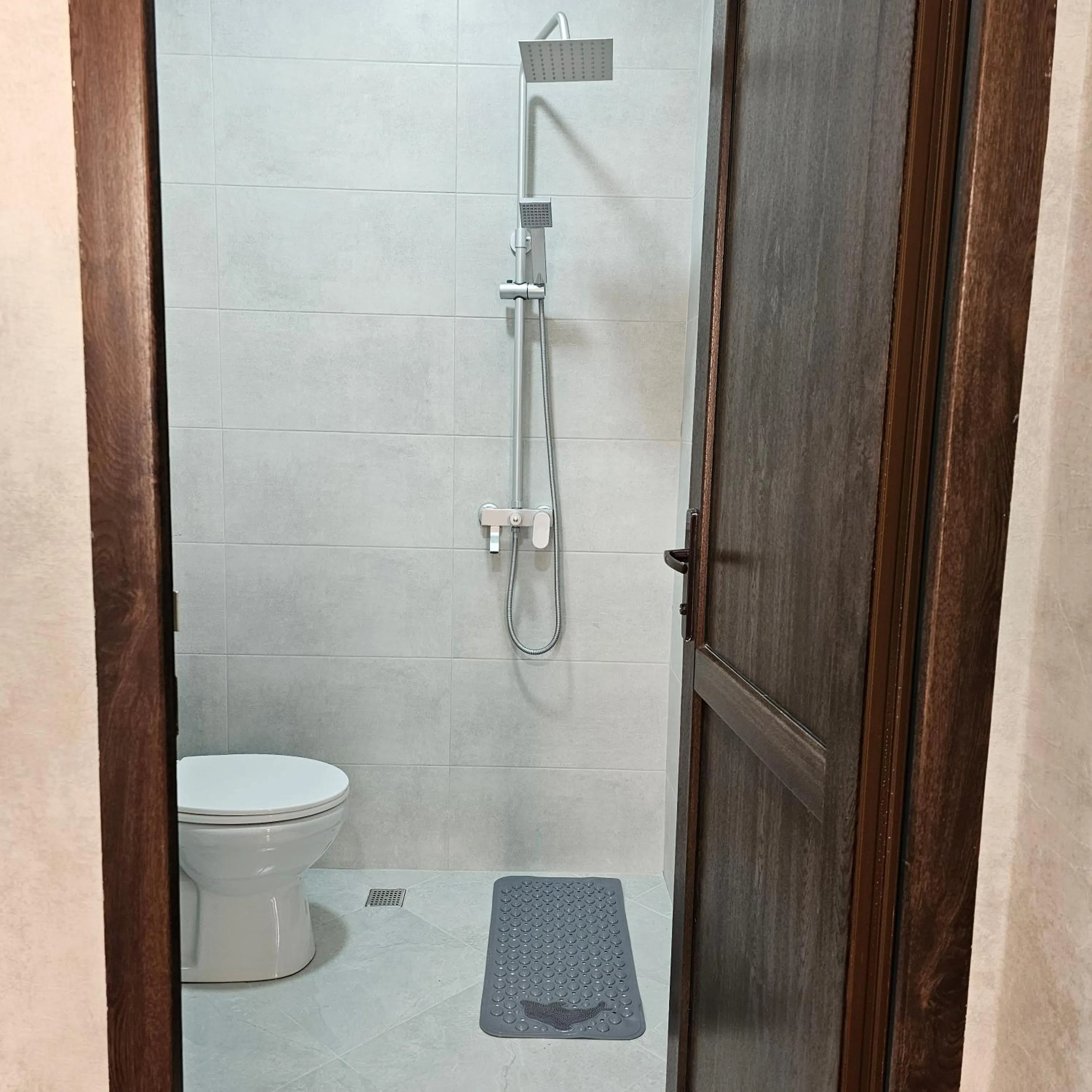 Shower in Memory basket