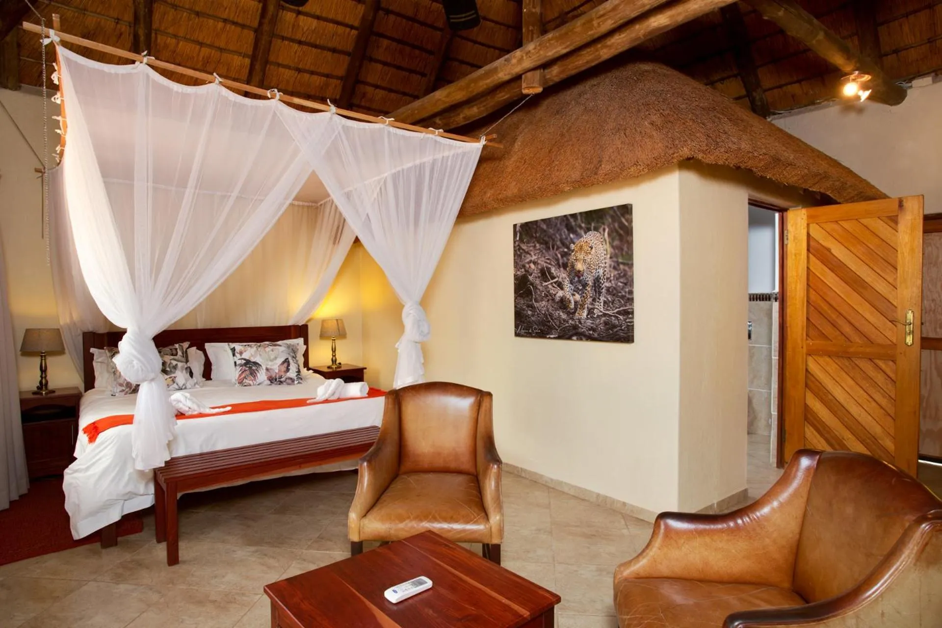 Bedroom, Bed in Kubu Safari Lodge