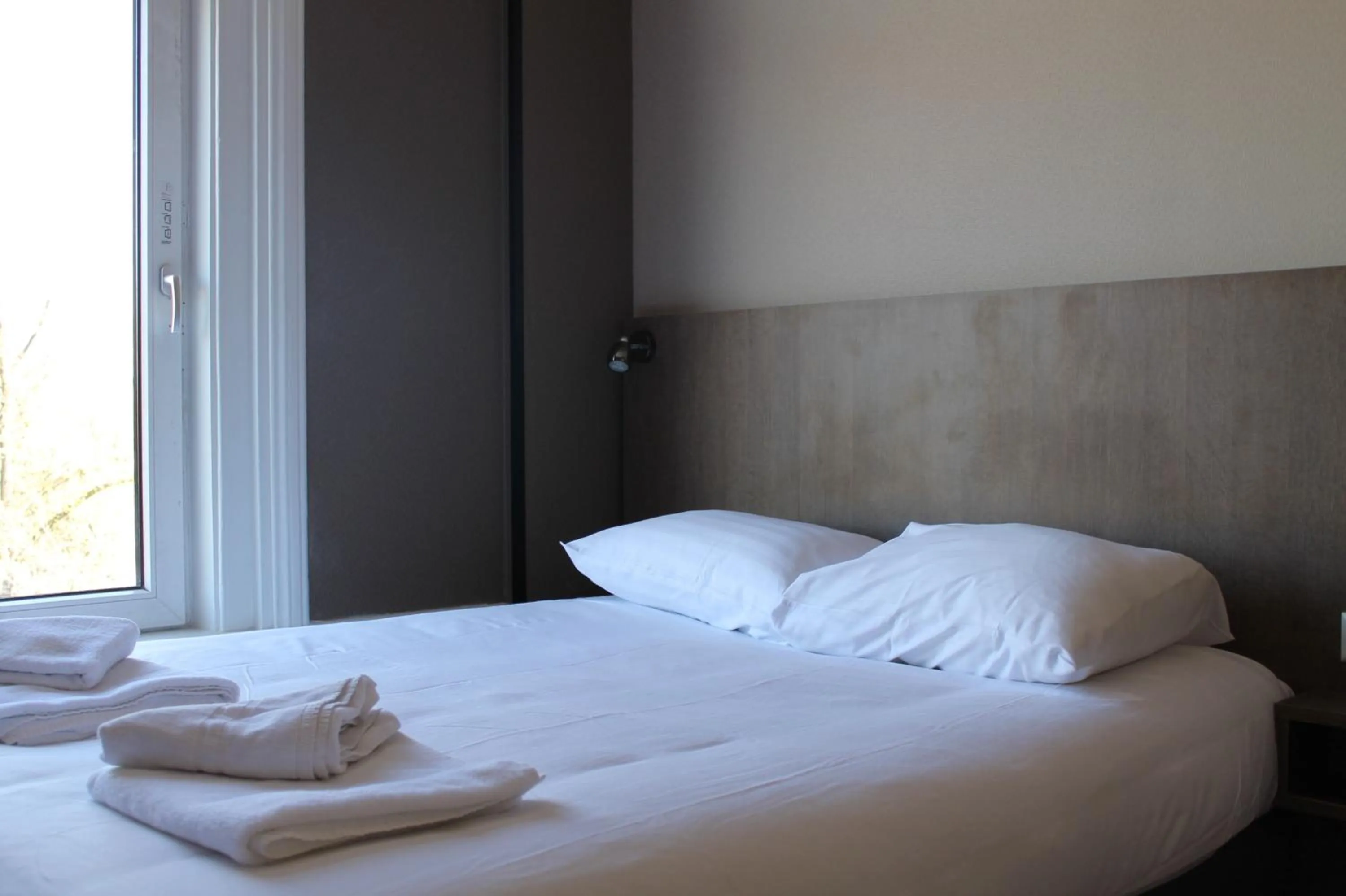 Day, Bed in Aston City Hotel