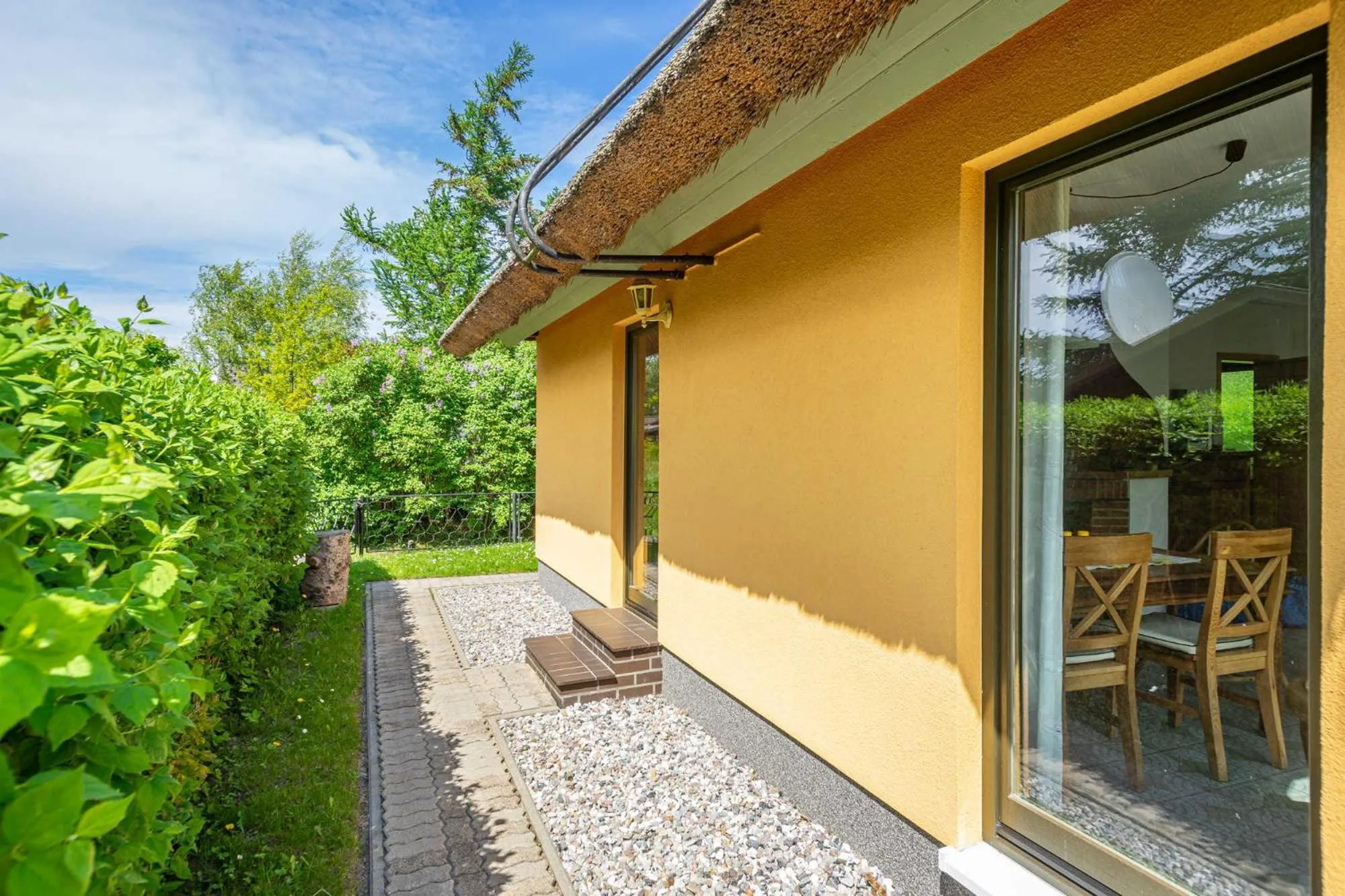 Property building in Ferienhaus "Halfdin- Halfmin"
