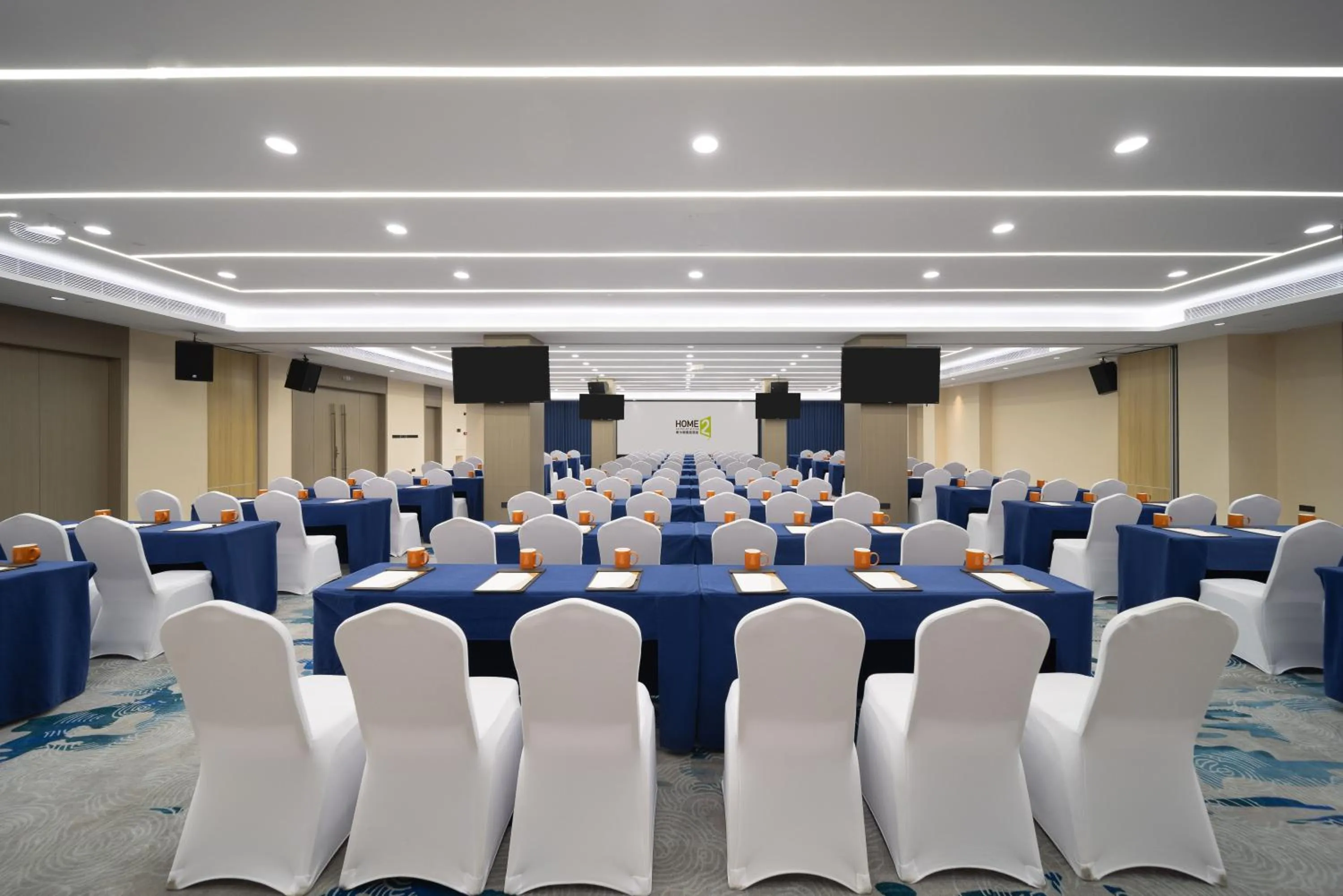 Meeting/conference room in Home2 Suites By Hilton Hotel Guangzhou Baiyun International Airport Branch - Free Shuttle Bus to Guangzhou Baiyun International Airport & Free Deliver Service to Canton Fair Complex During Canton Fair Period