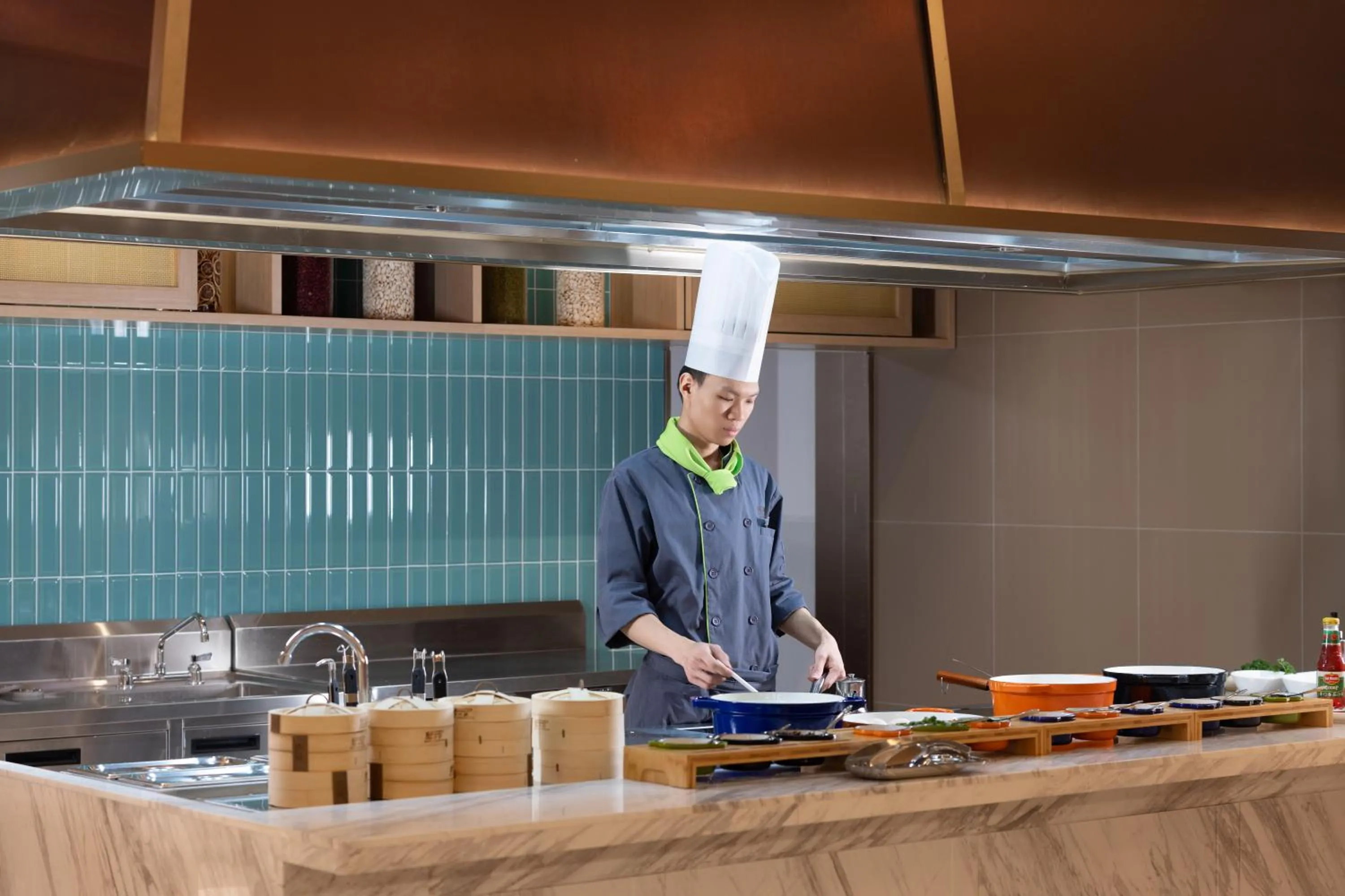 Kitchen or kitchenette in Home2 Suites By Hilton Hotel Guangzhou Baiyun International Airport Branch - Free Shuttle Bus to Guangzhou Baiyun International Airport & Free Deliver Service to Canton Fair Complex During Canton Fair Period