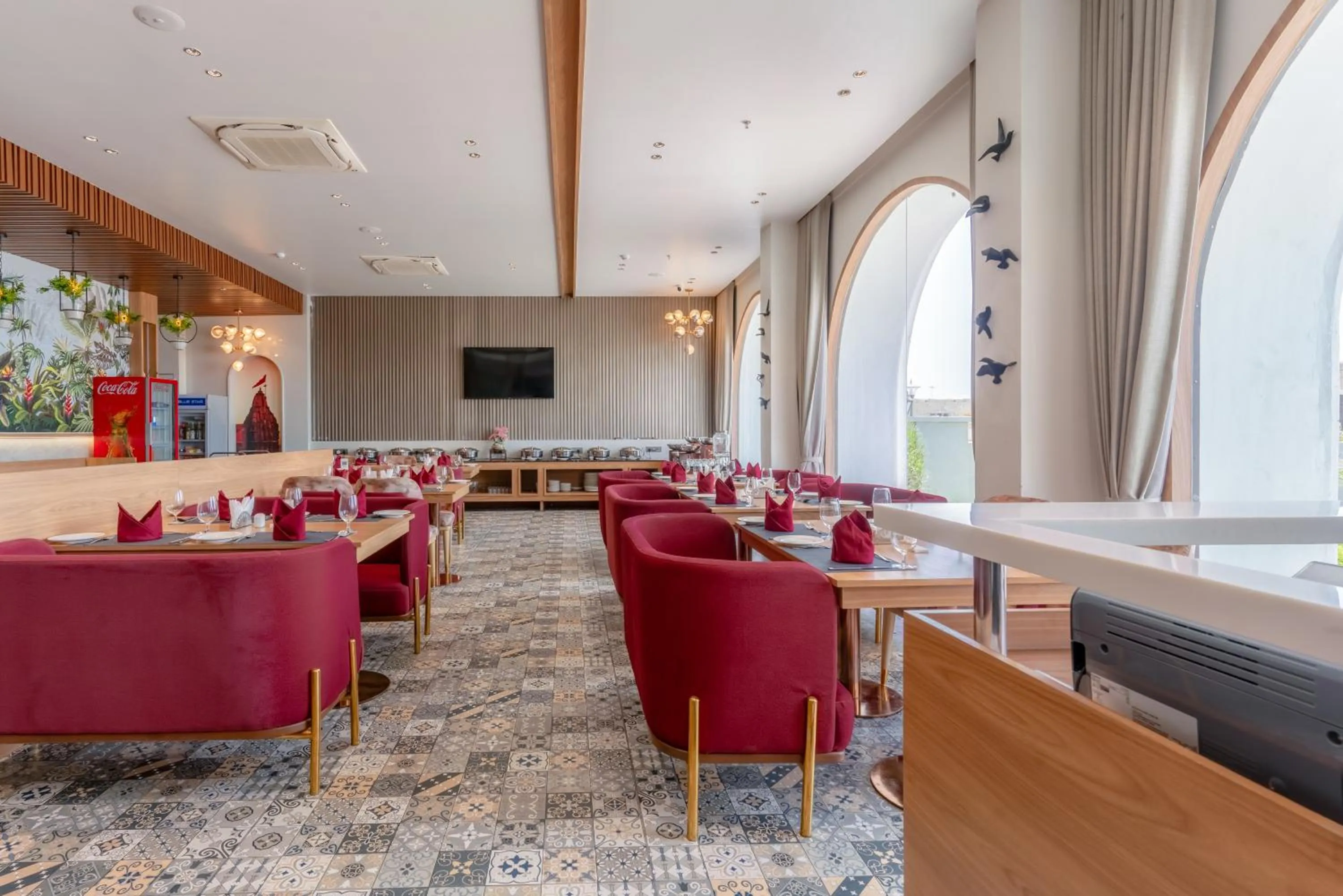 Restaurant/places to eat in Pride Elite Dwarka Near Dwarkadhish Temple