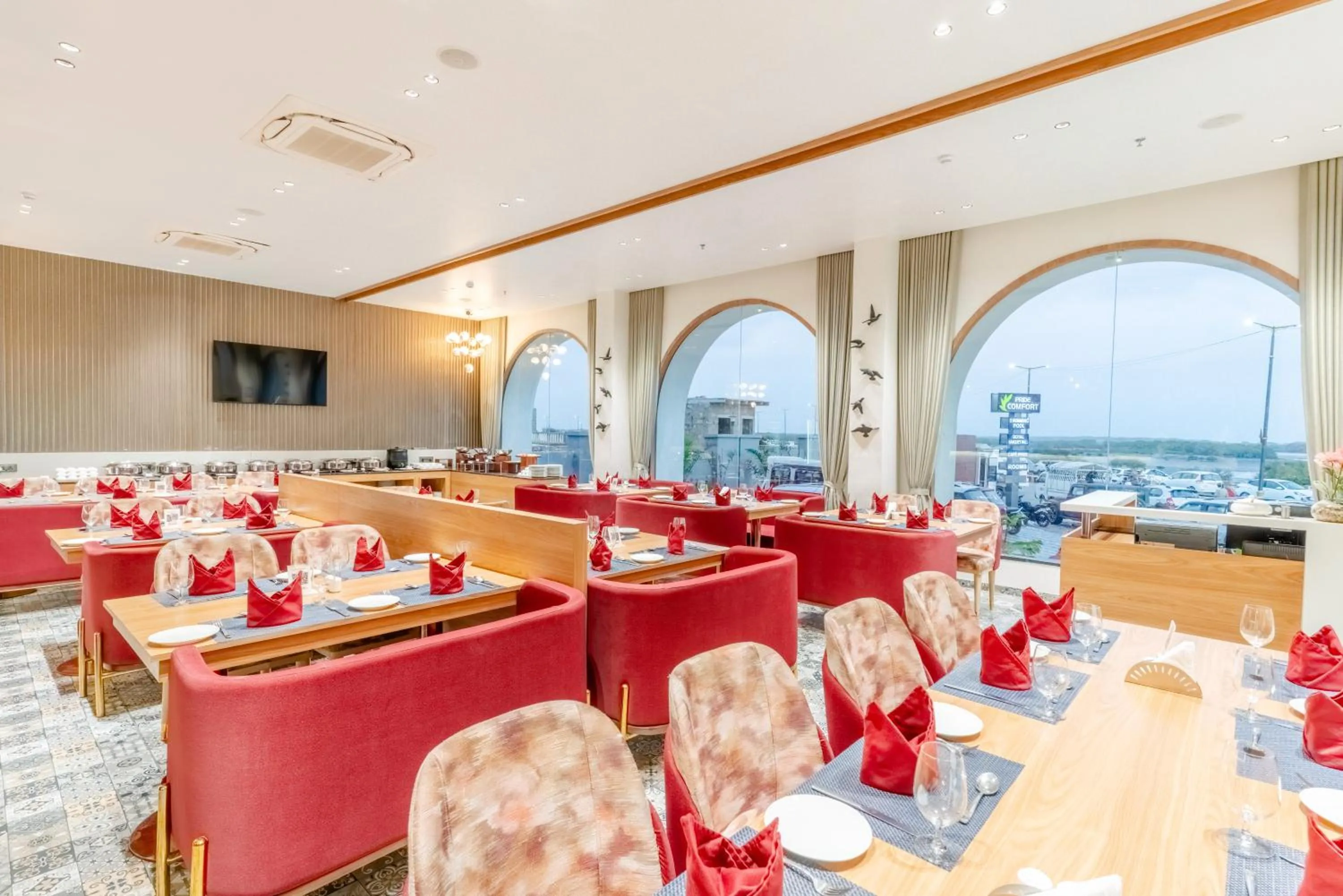 Restaurant/places to eat in Pride Elite Dwarka Near Dwarkadhish Temple