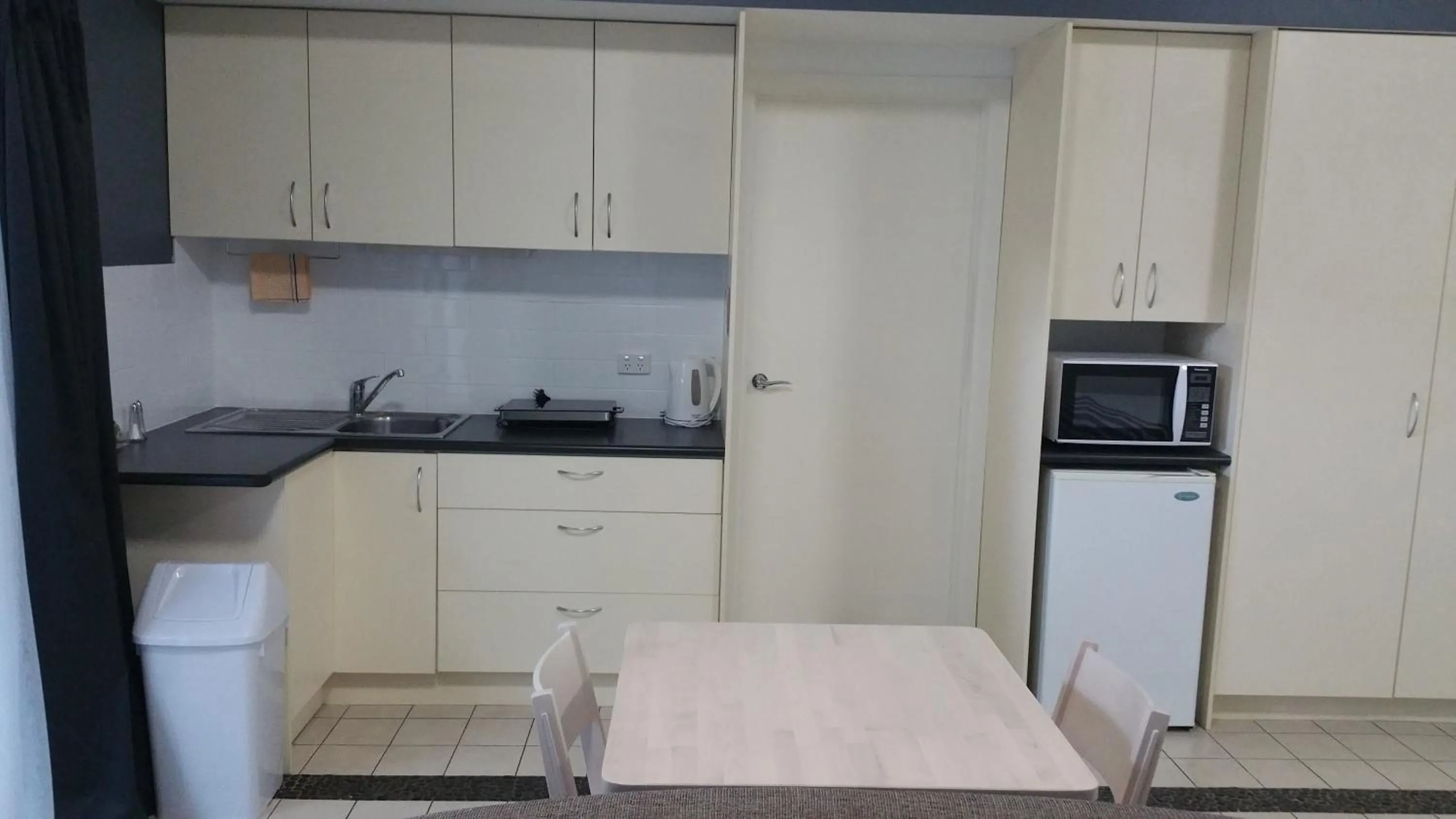 Kitchen or kitchenette in Apartments At Glen Isla
