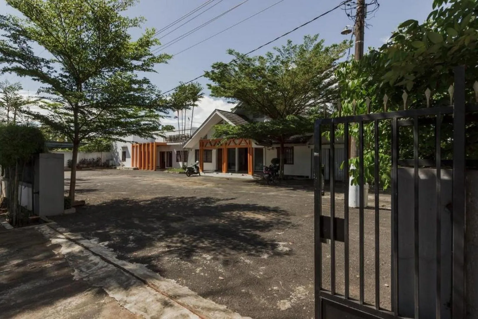 Facade/entrance in RedDoorz @ Pantai Panjang Bengkulu