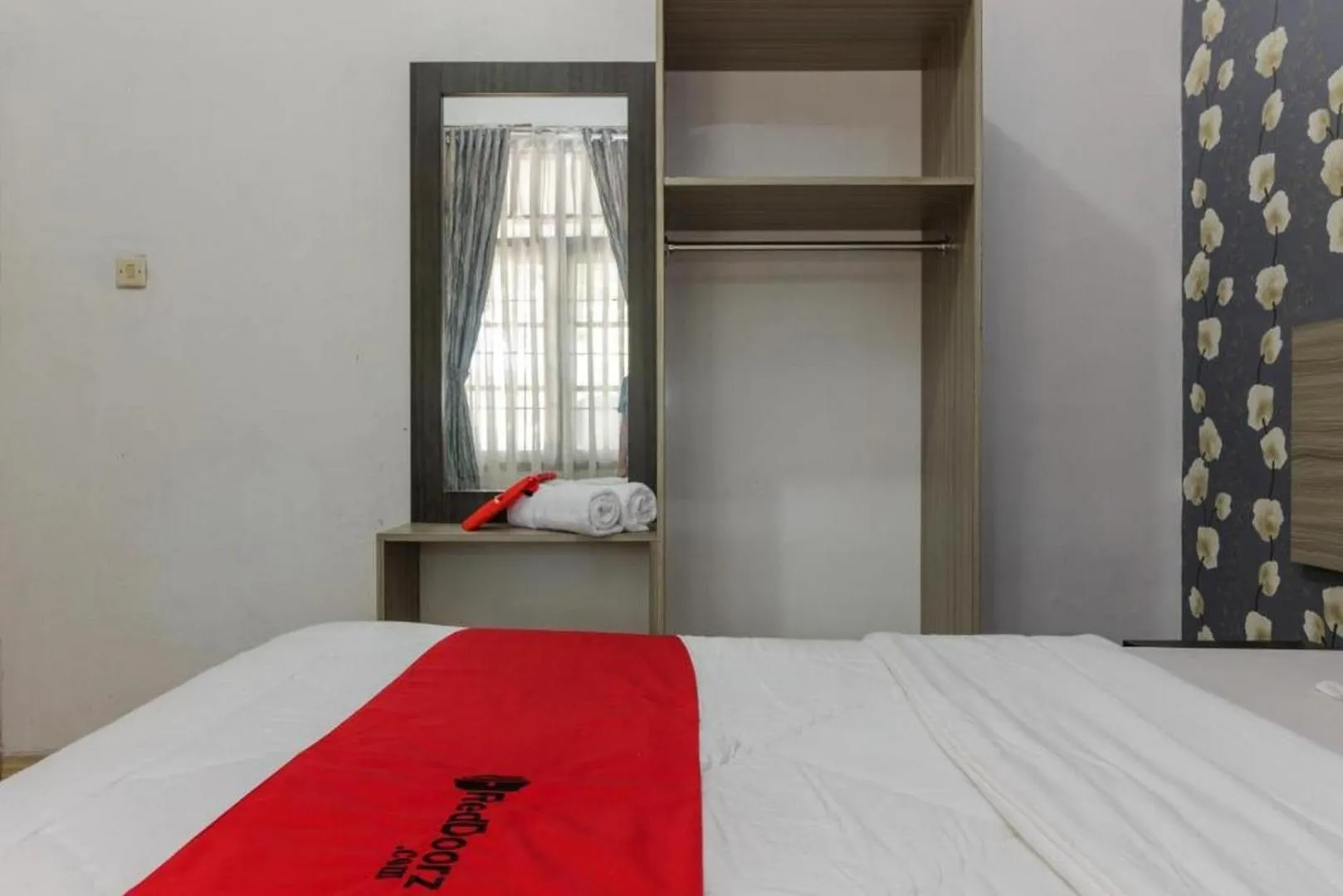 Bedroom, Bed in RedDoorz @ Pantai Panjang Bengkulu