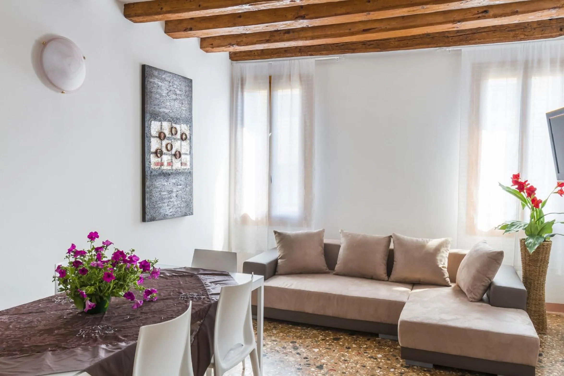 Accademia Charm Apartments by Wonderful Italy