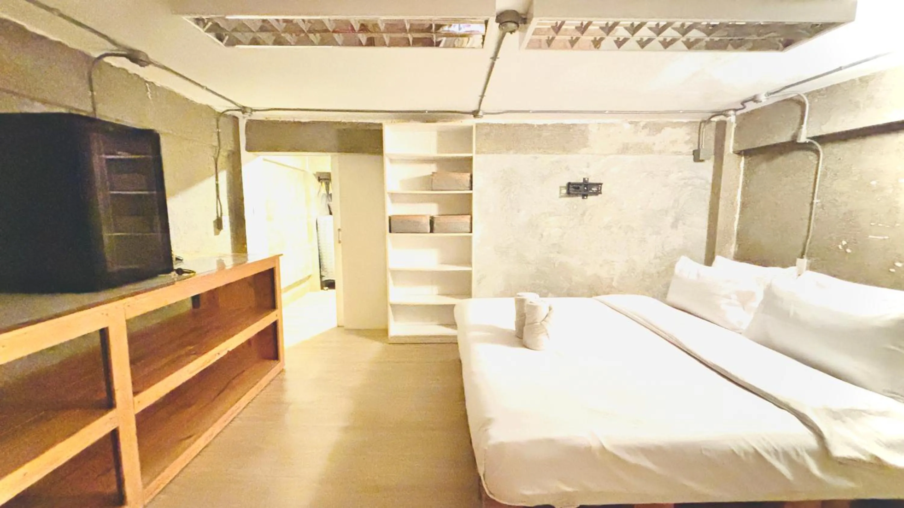 Property building, Bed in The Yak Cozy Chiang Mai