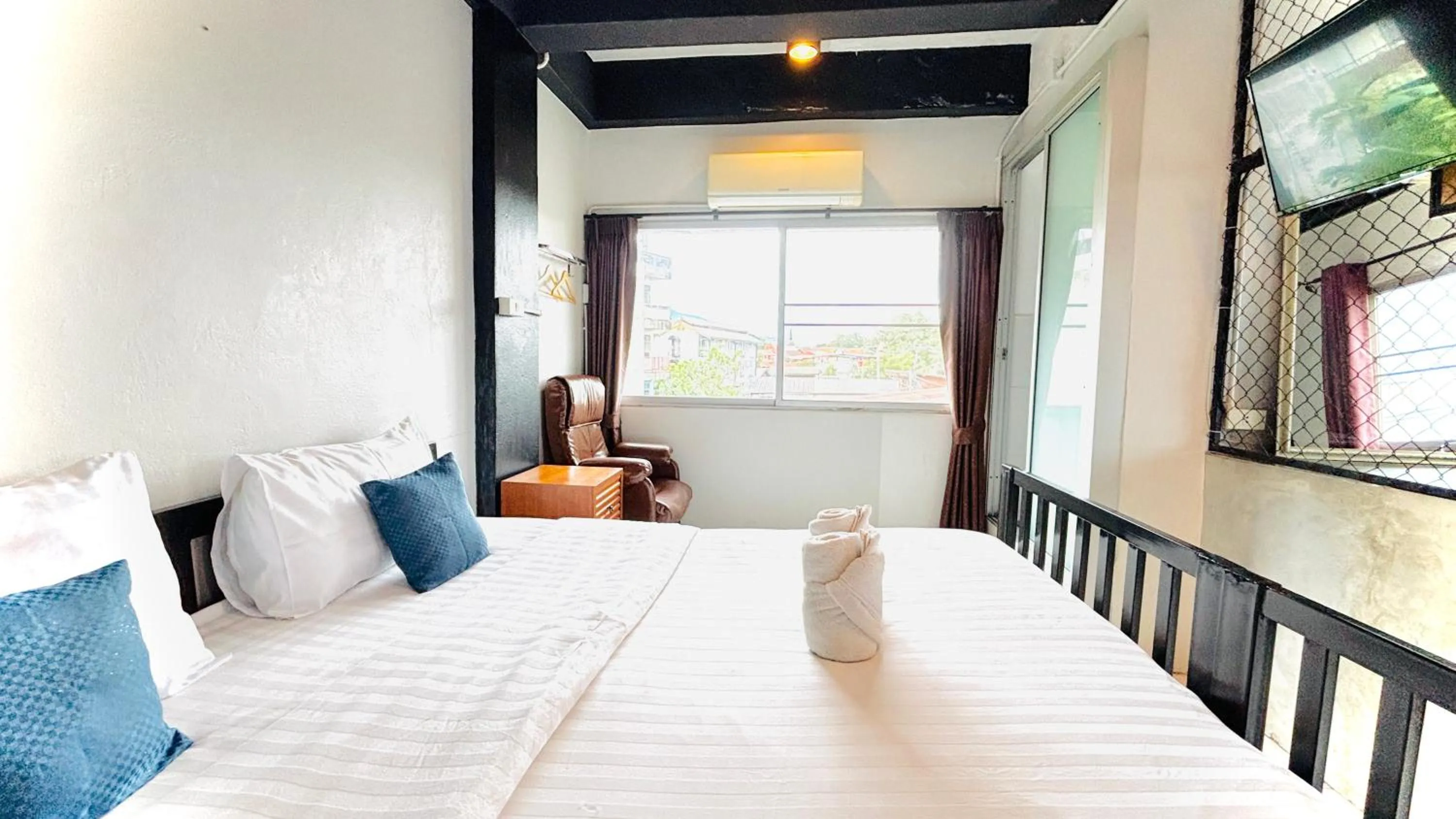 Bedroom, Bed in The Yak Cozy Chiang Mai