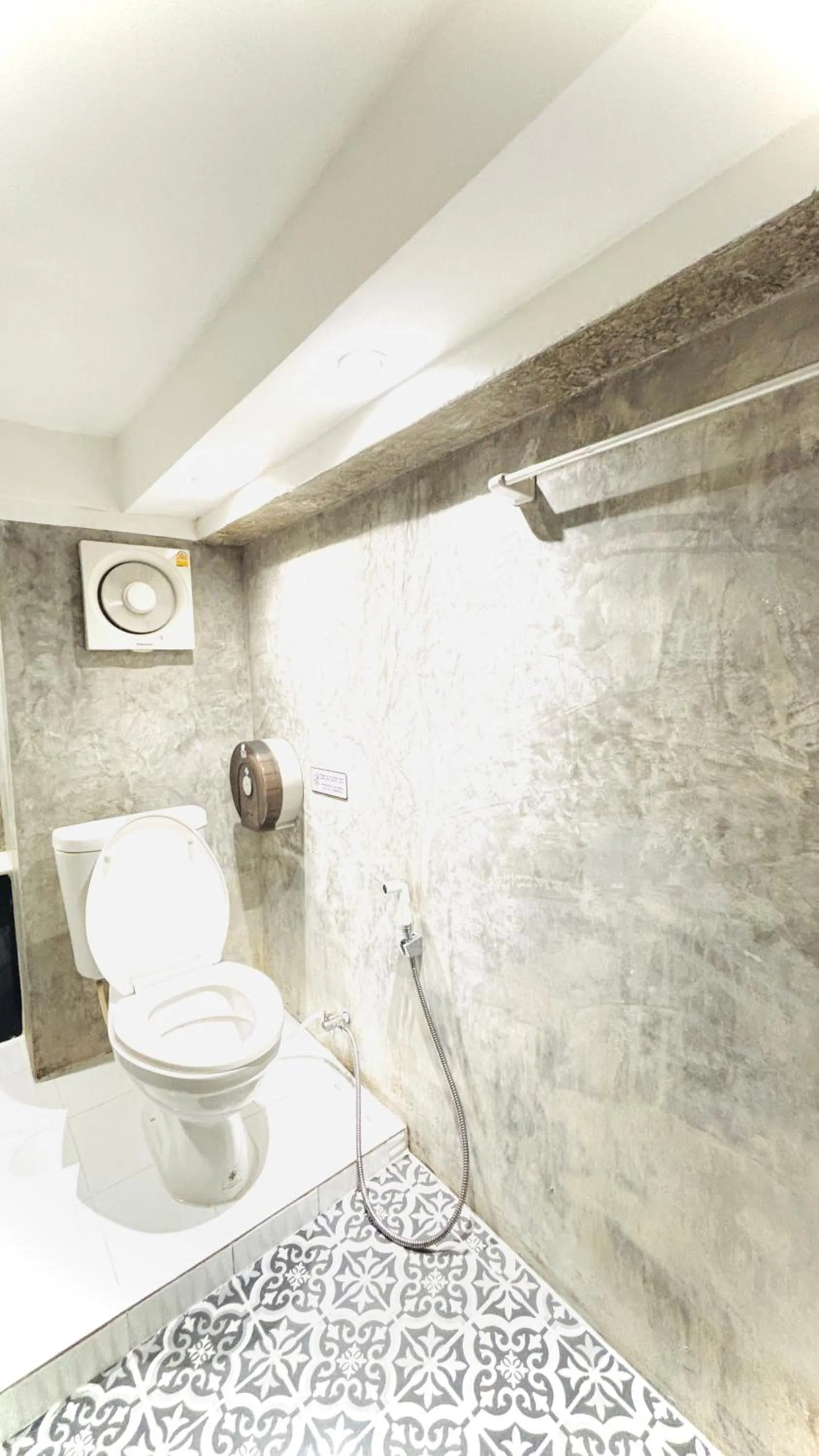 Shower in The Yak Cozy Chiang Mai