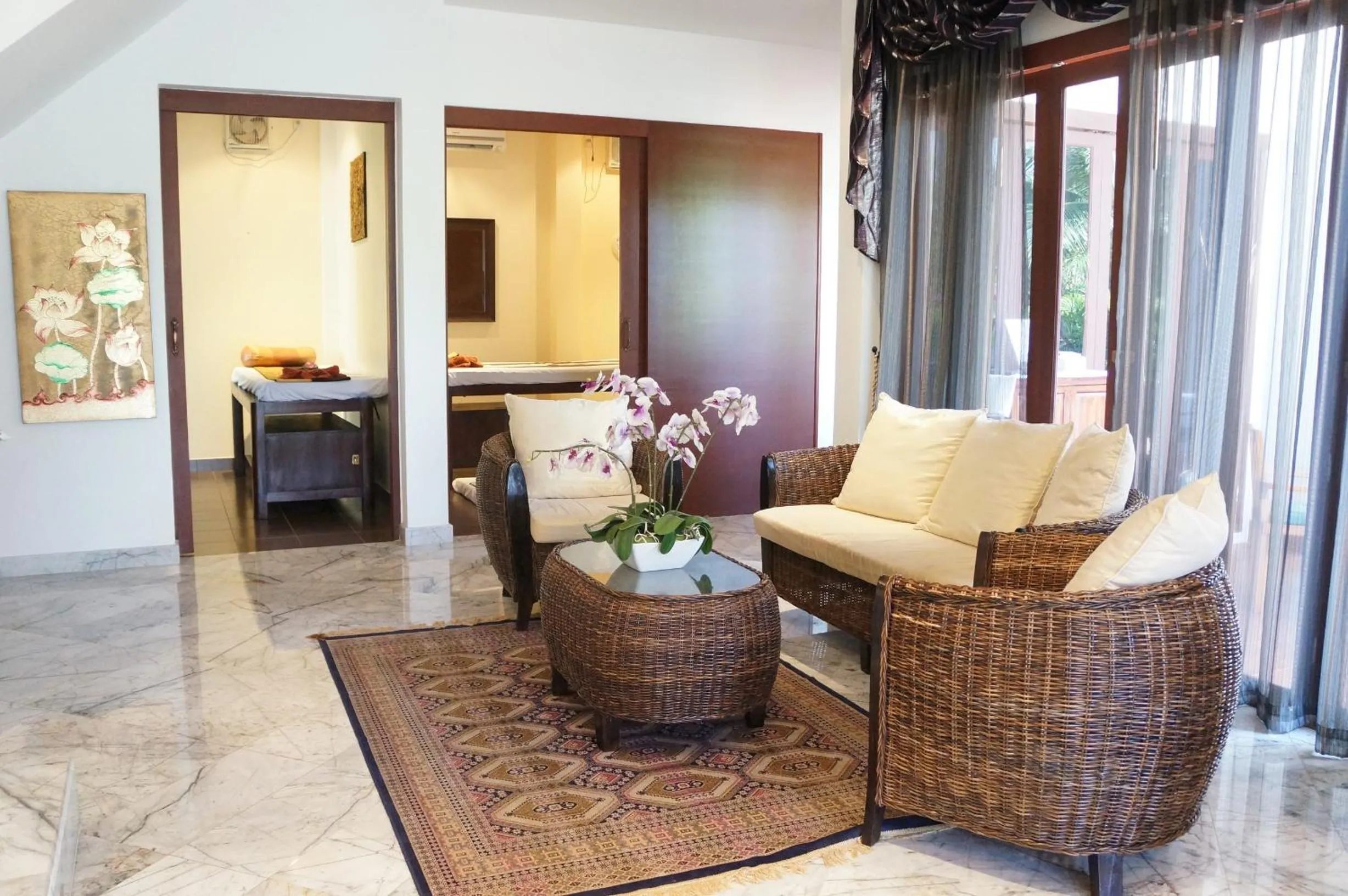 Massage in VIP Chain Resort Pool Villa