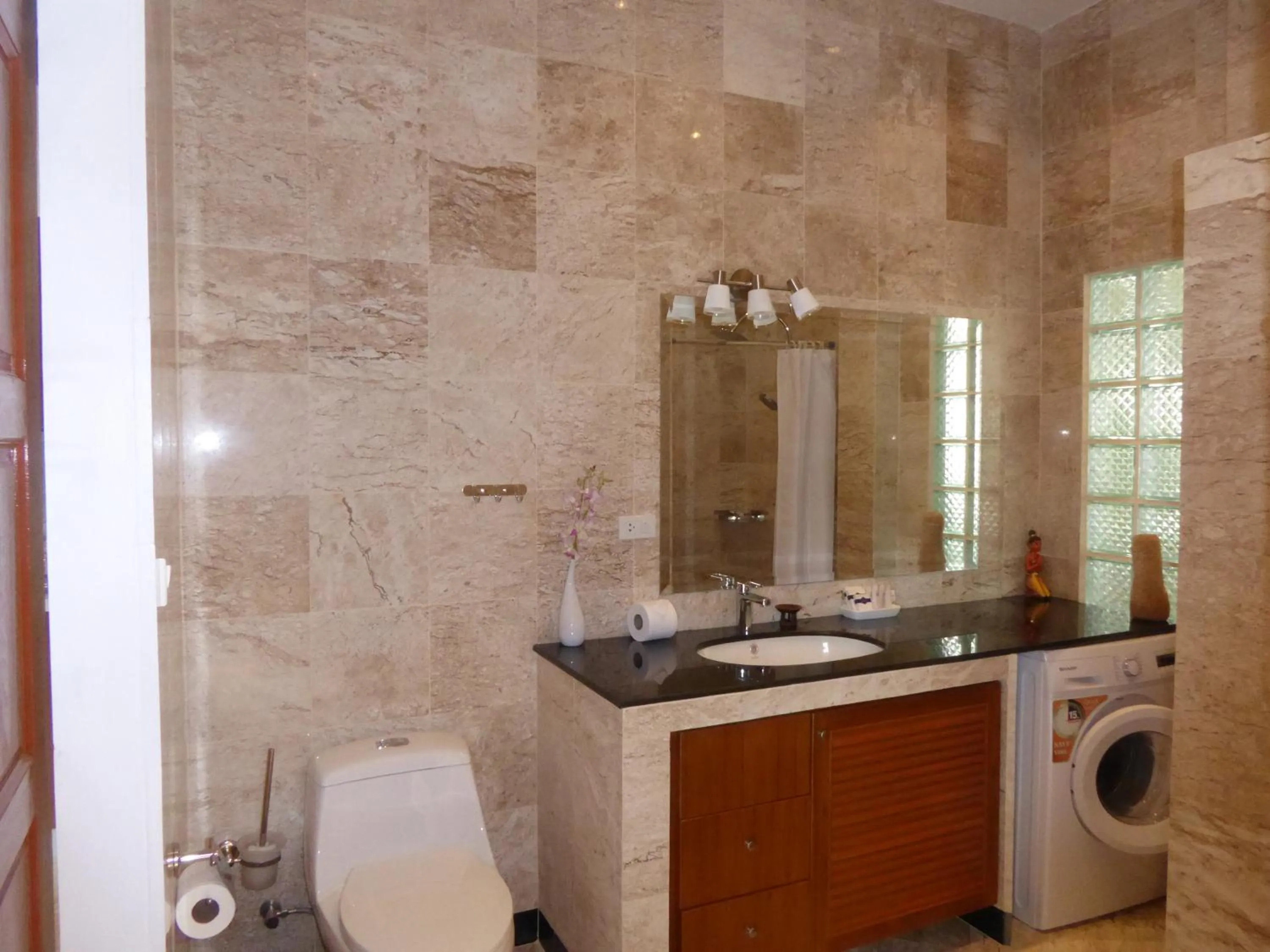 VIP Chain Resort Pool Villa