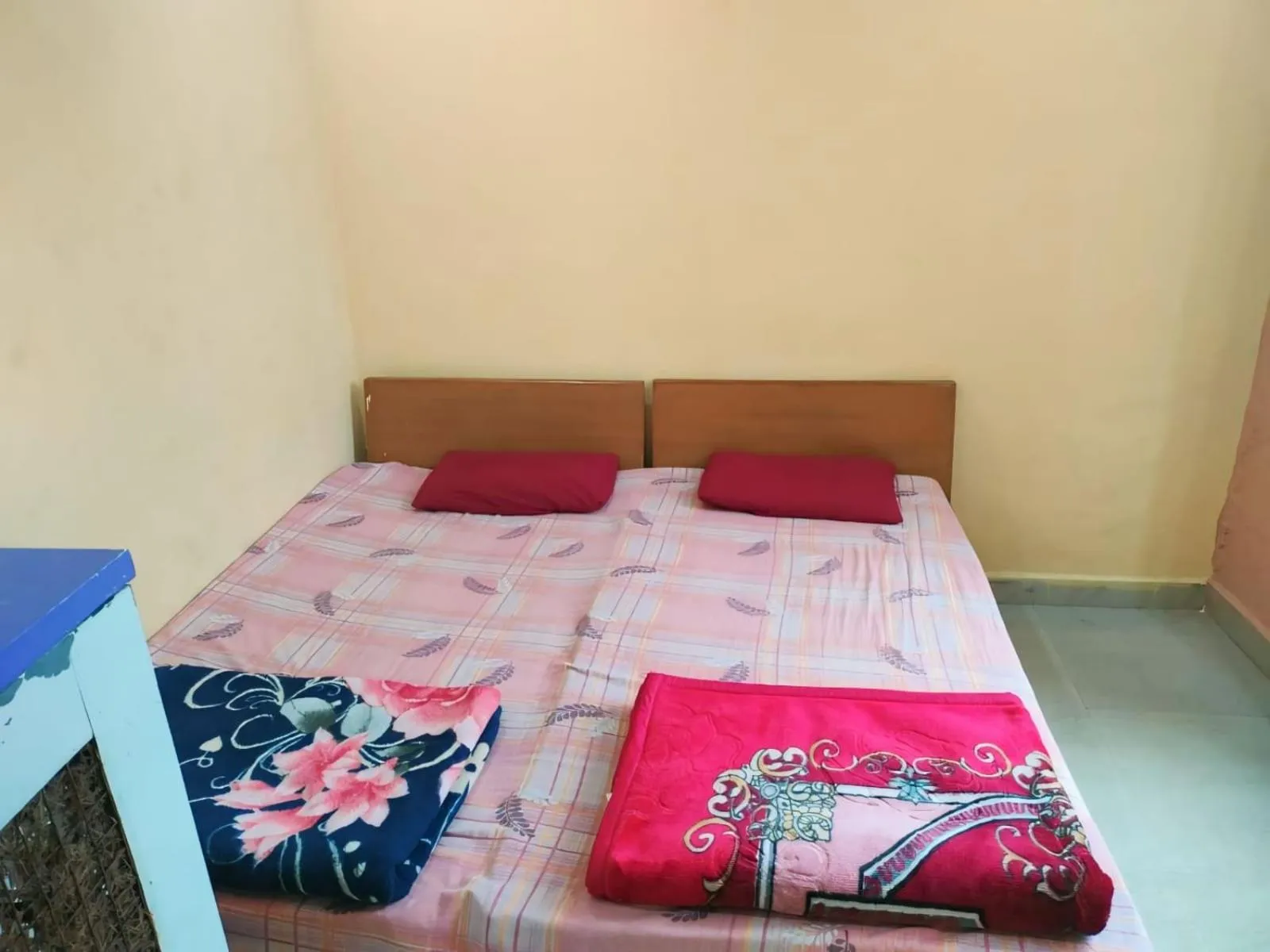 Photo of the whole room, Bed in Kailash kuti Guest House