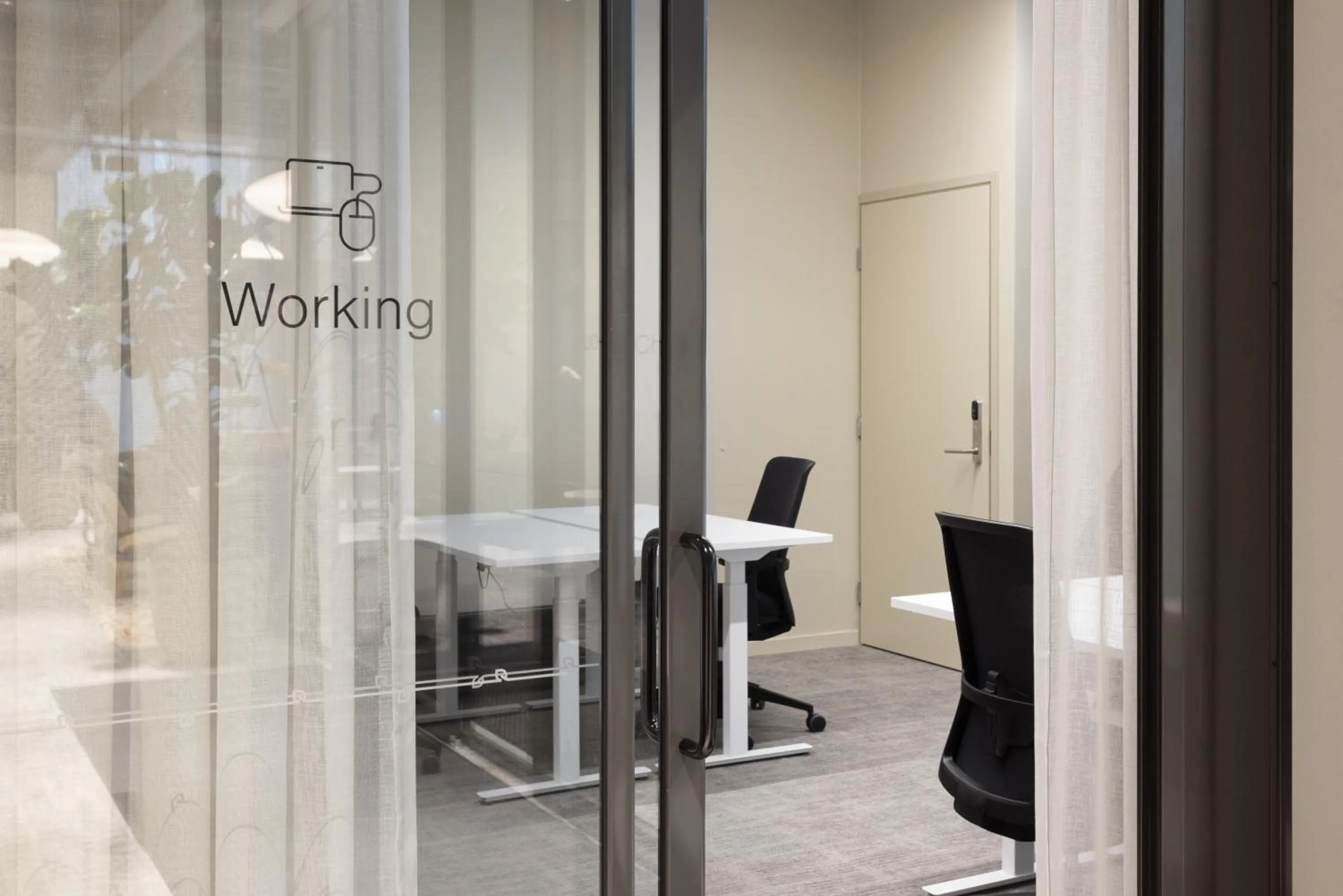 Business facilities in Noli Otaniemi