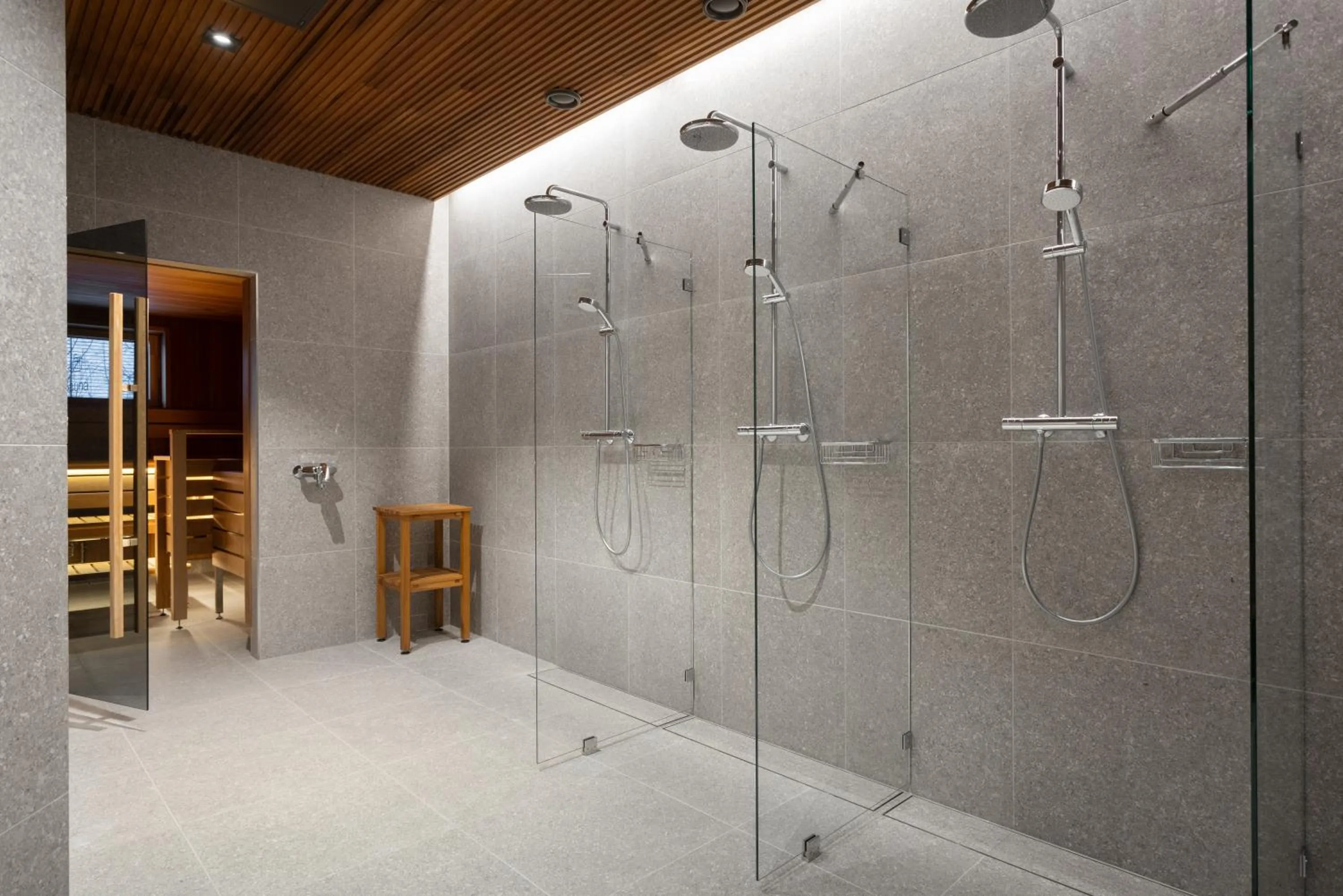 Shower in Noli Otaniemi