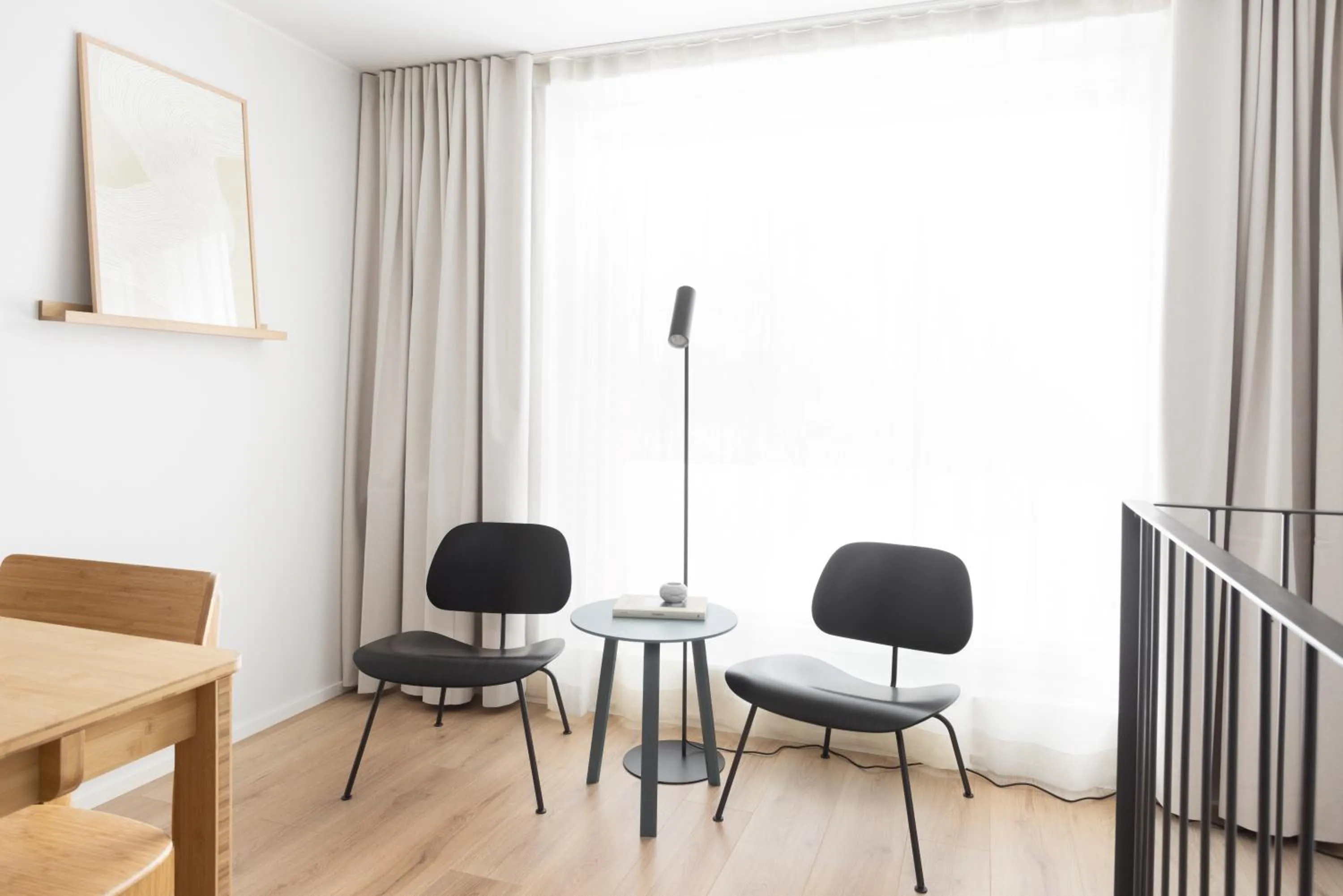 Seating area in Noli Otaniemi