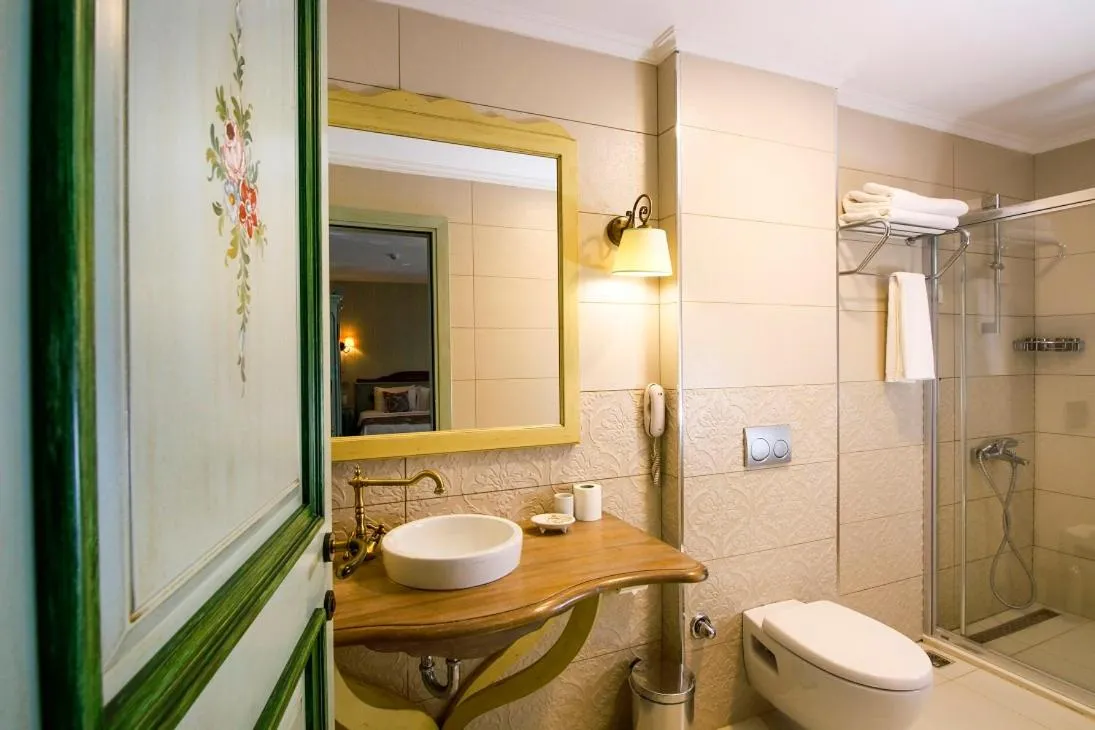 Shower in Joya Del Mar Hotel