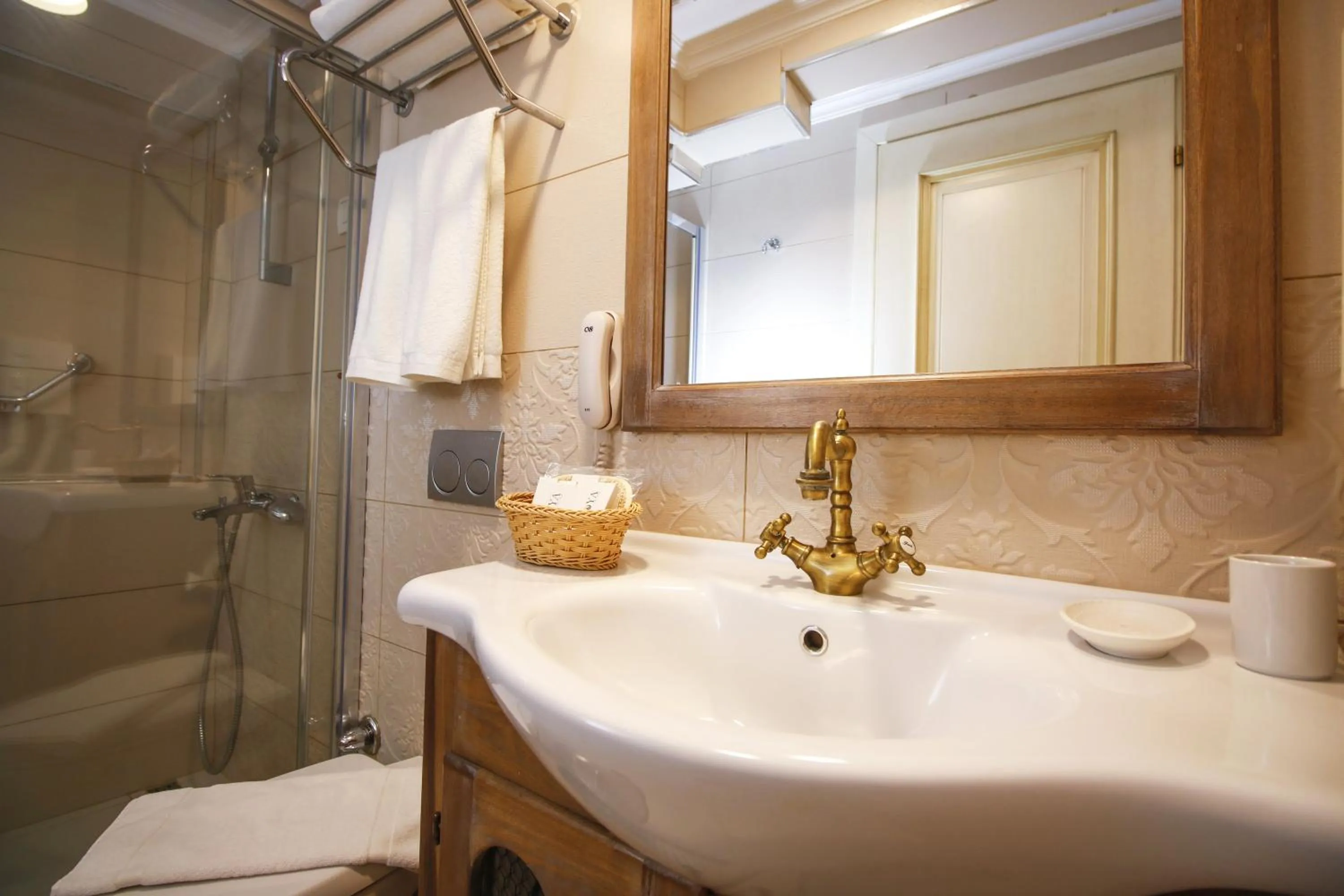 Shower in Joya Del Mar Hotel