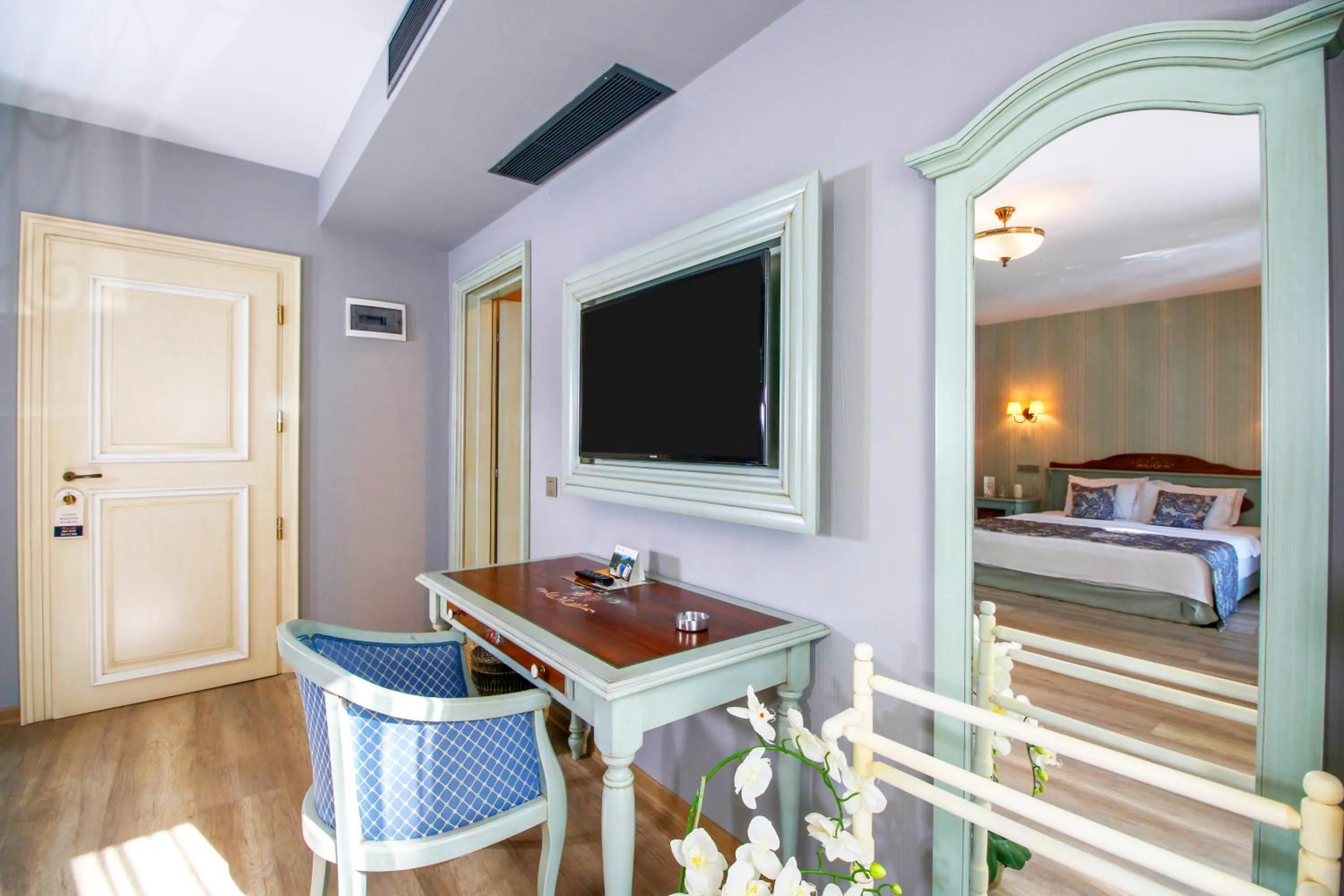 TV and multimedia, Bed in Joya Del Mar Hotel