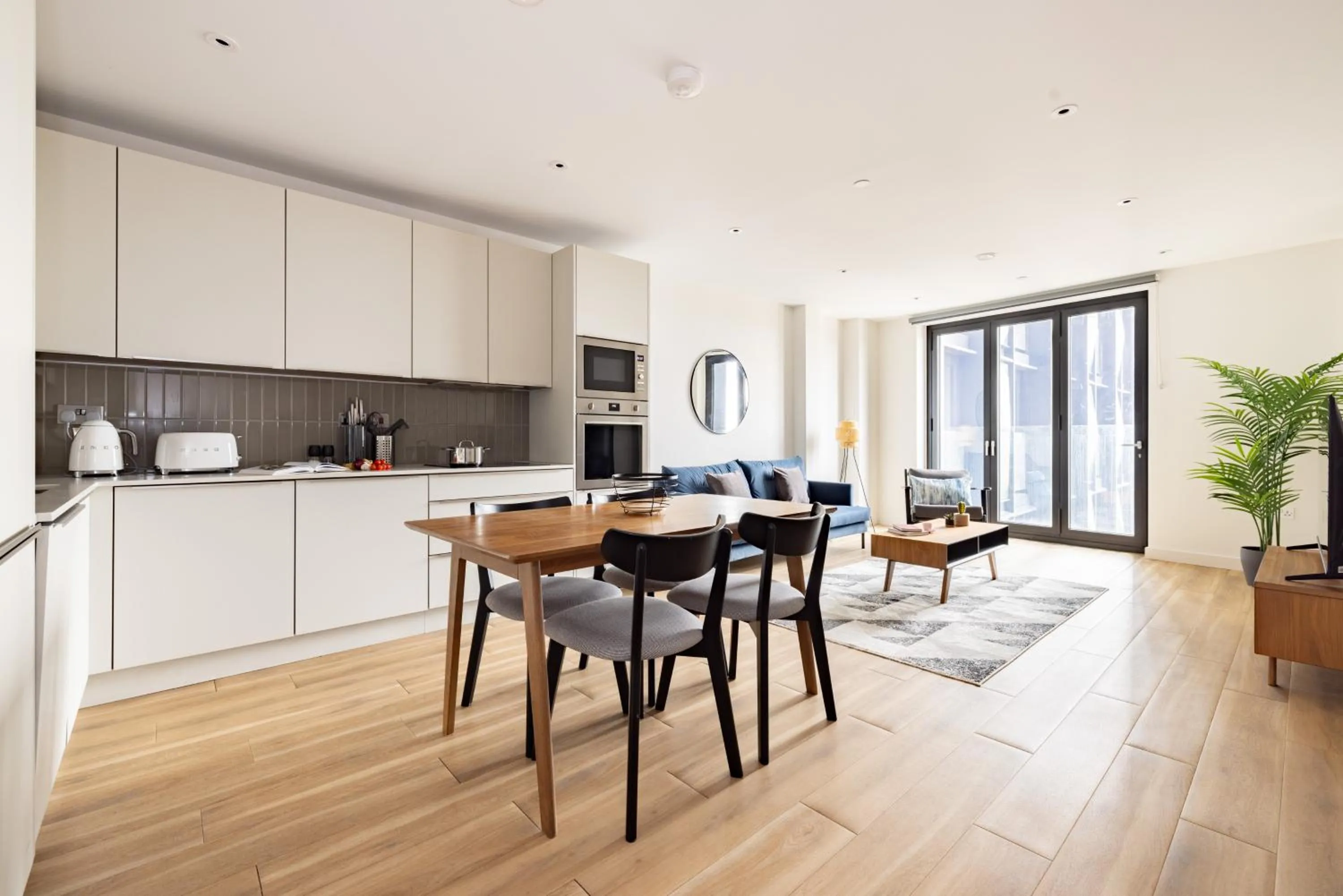 Kitchen or kitchenette in Charles Hope London Croydon