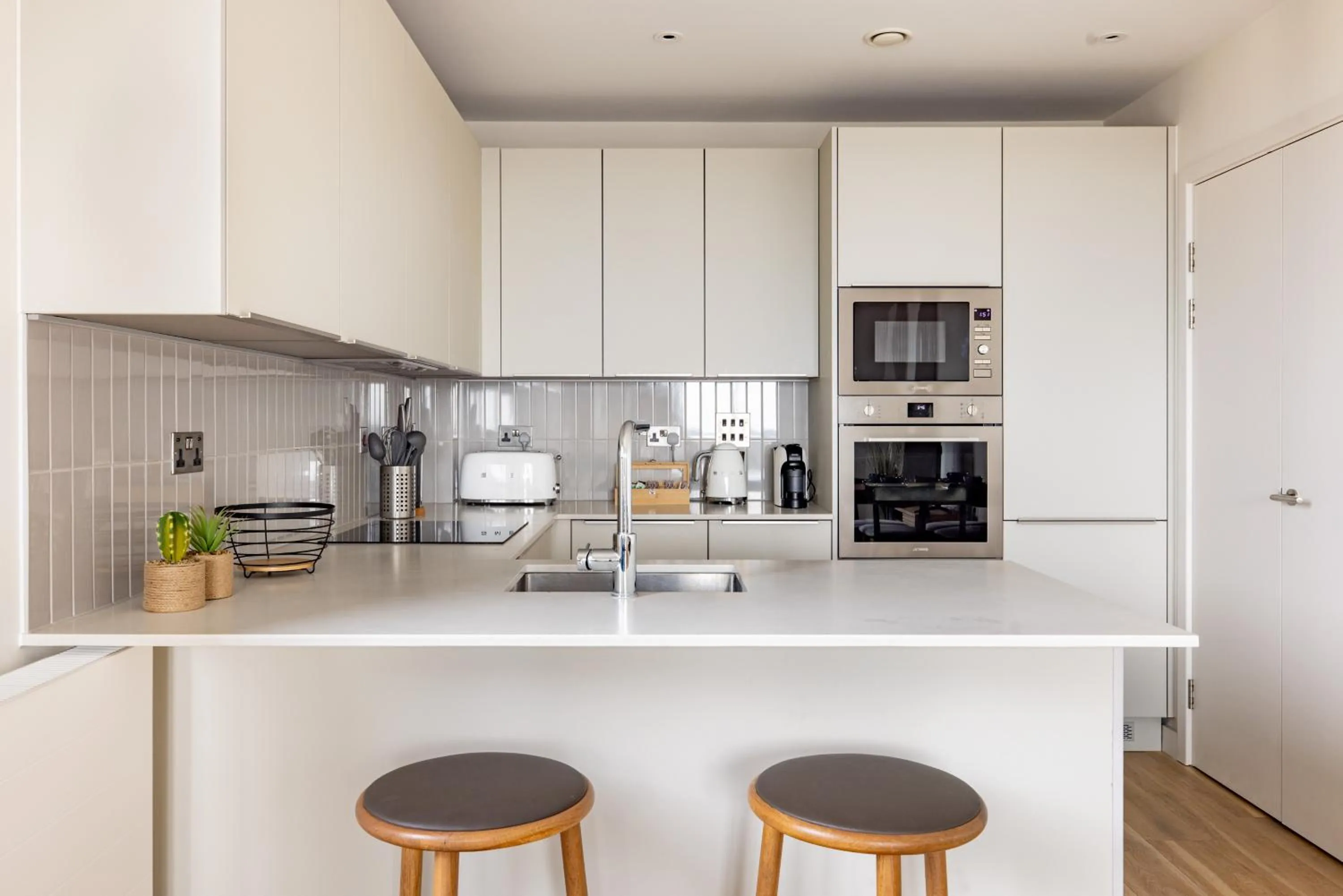 Kitchen or kitchenette in Charles Hope London Croydon