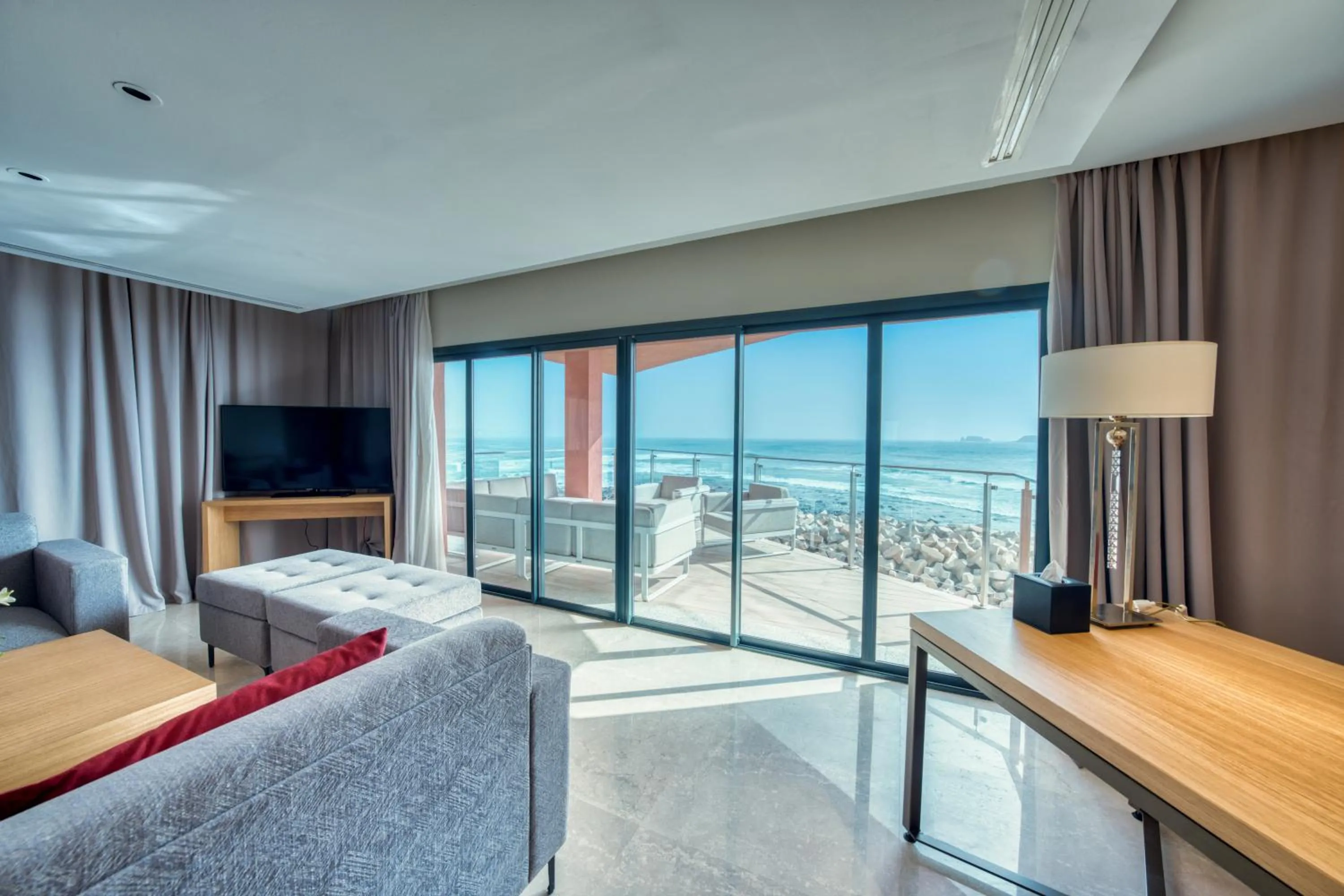 Communal lounge/ TV room, Bed in Azalaï Hôtel Dakar