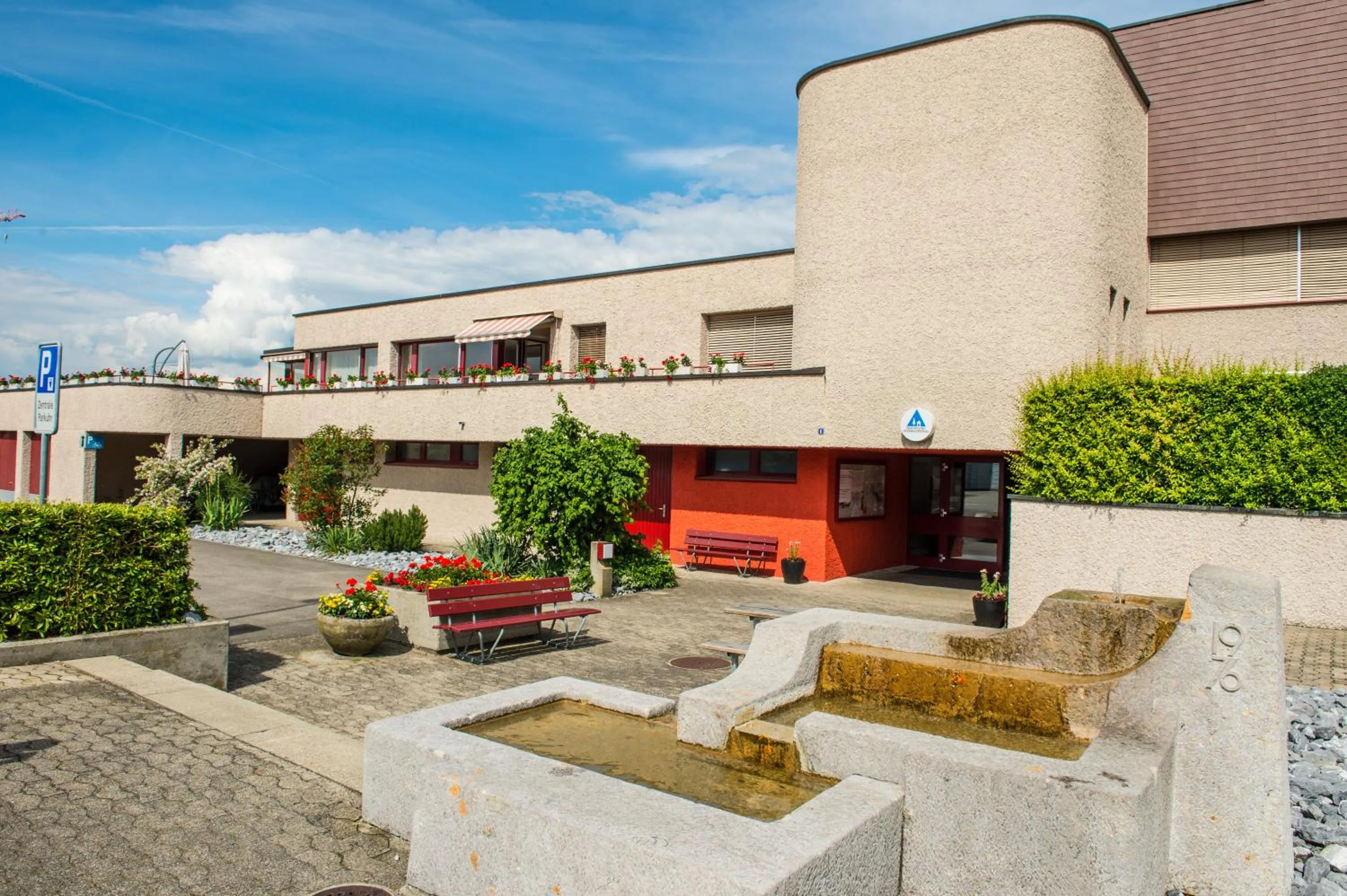 Facade/entrance in Jugendherberge Romanshorn