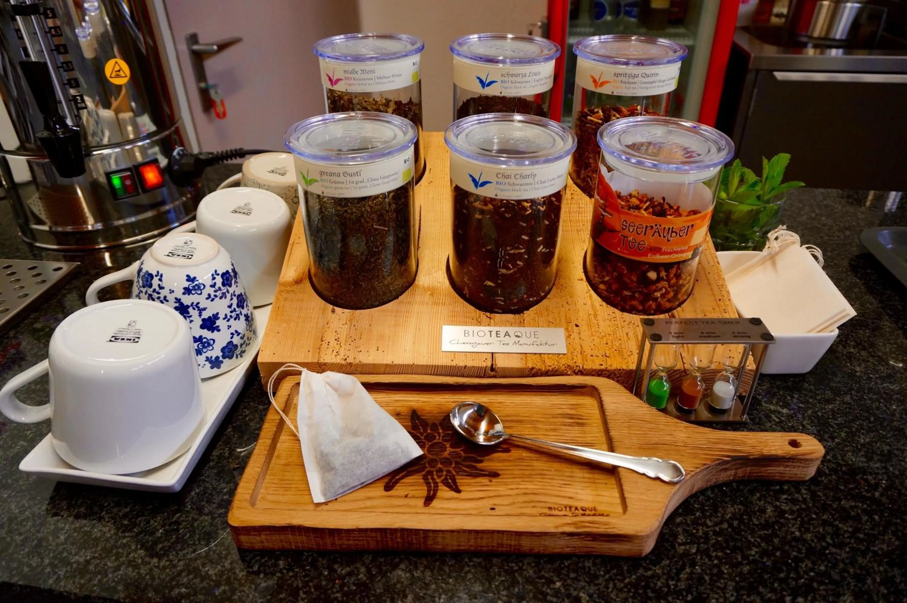 Buffet breakfast in Jugendherberge Romanshorn