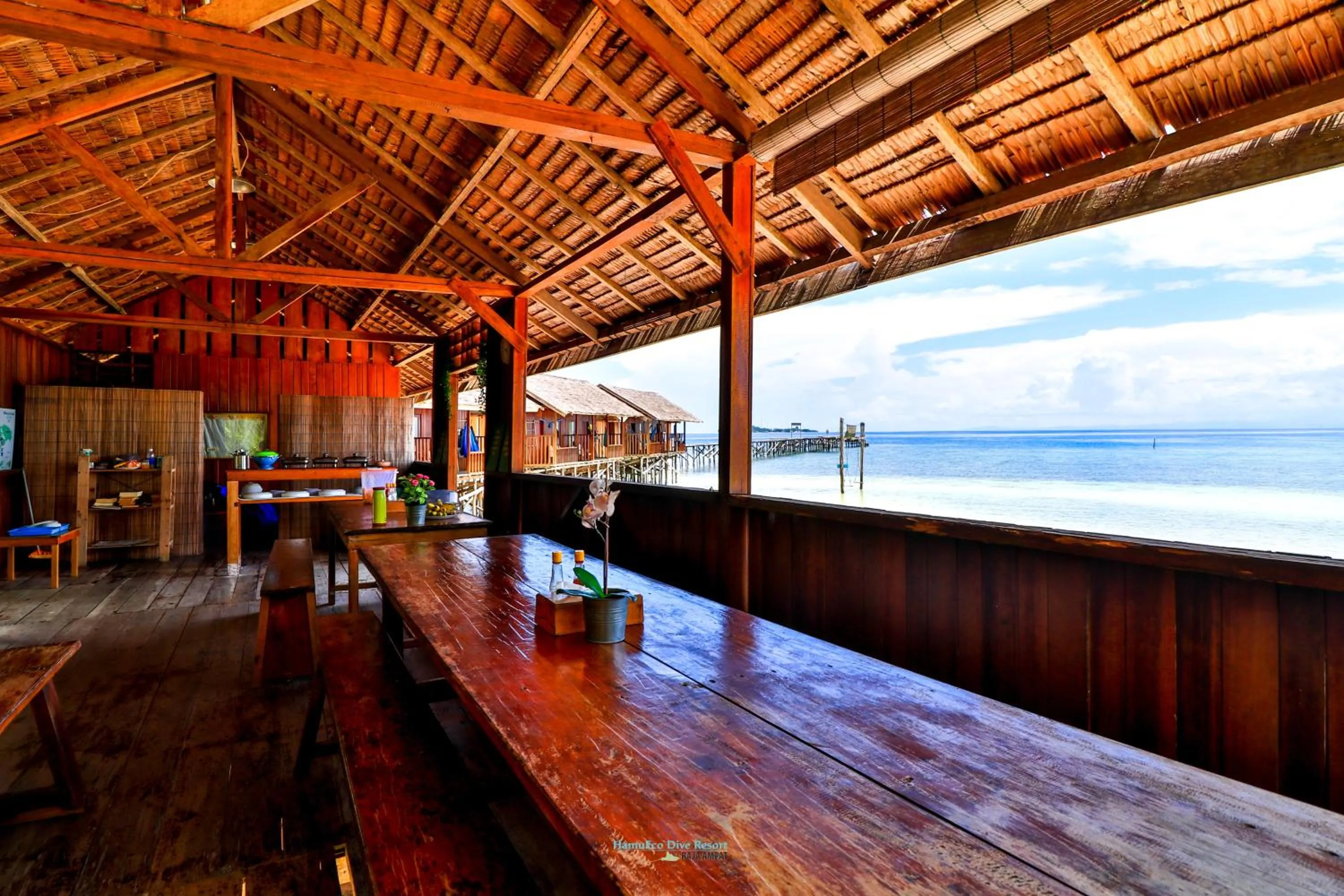 Restaurant/places to eat in Hamueco Dive Resort Raja Ampat
