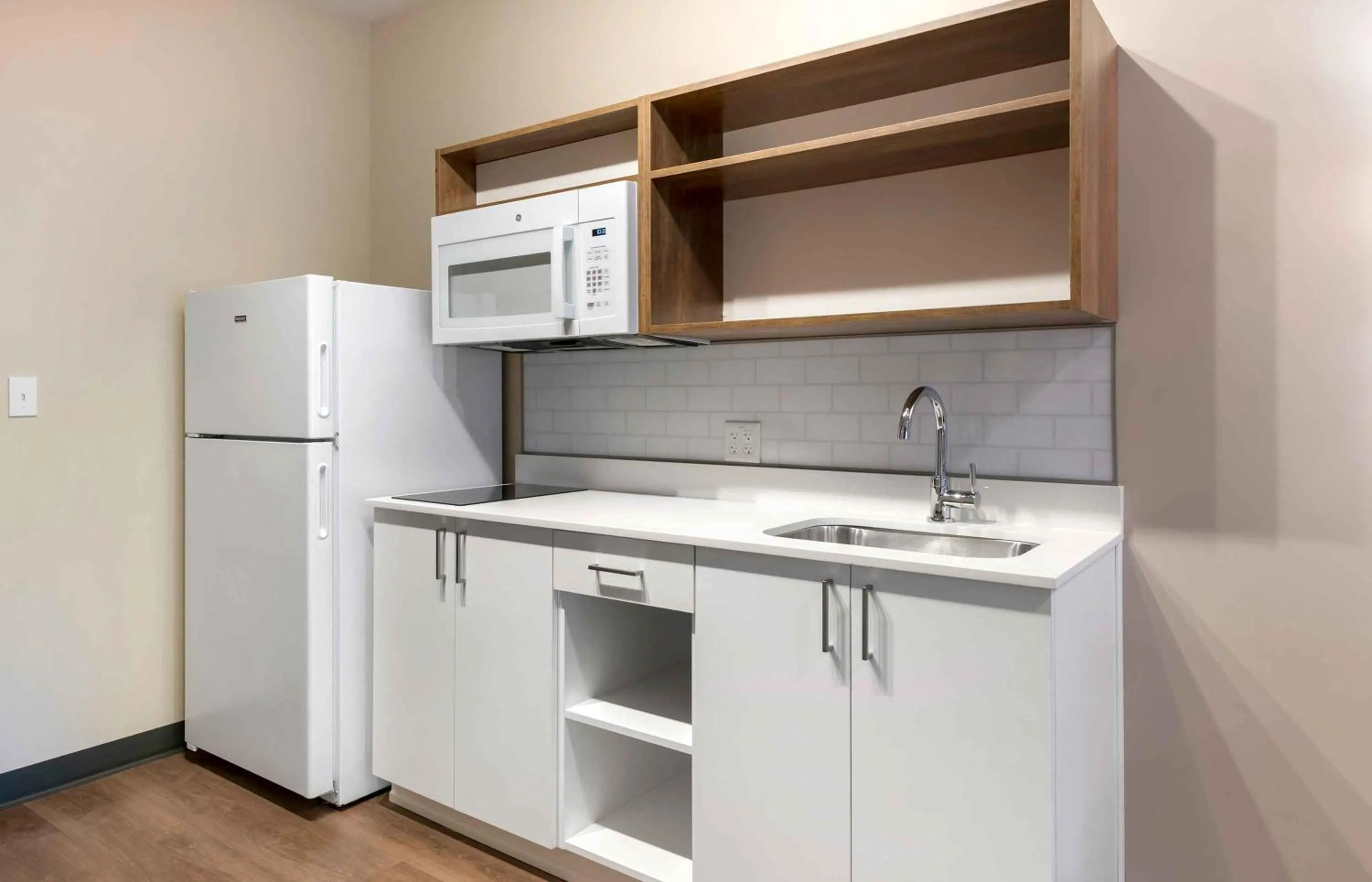 Kitchen or kitchenette in Extended Stay America Premier Suites - Fort Myers - Airport