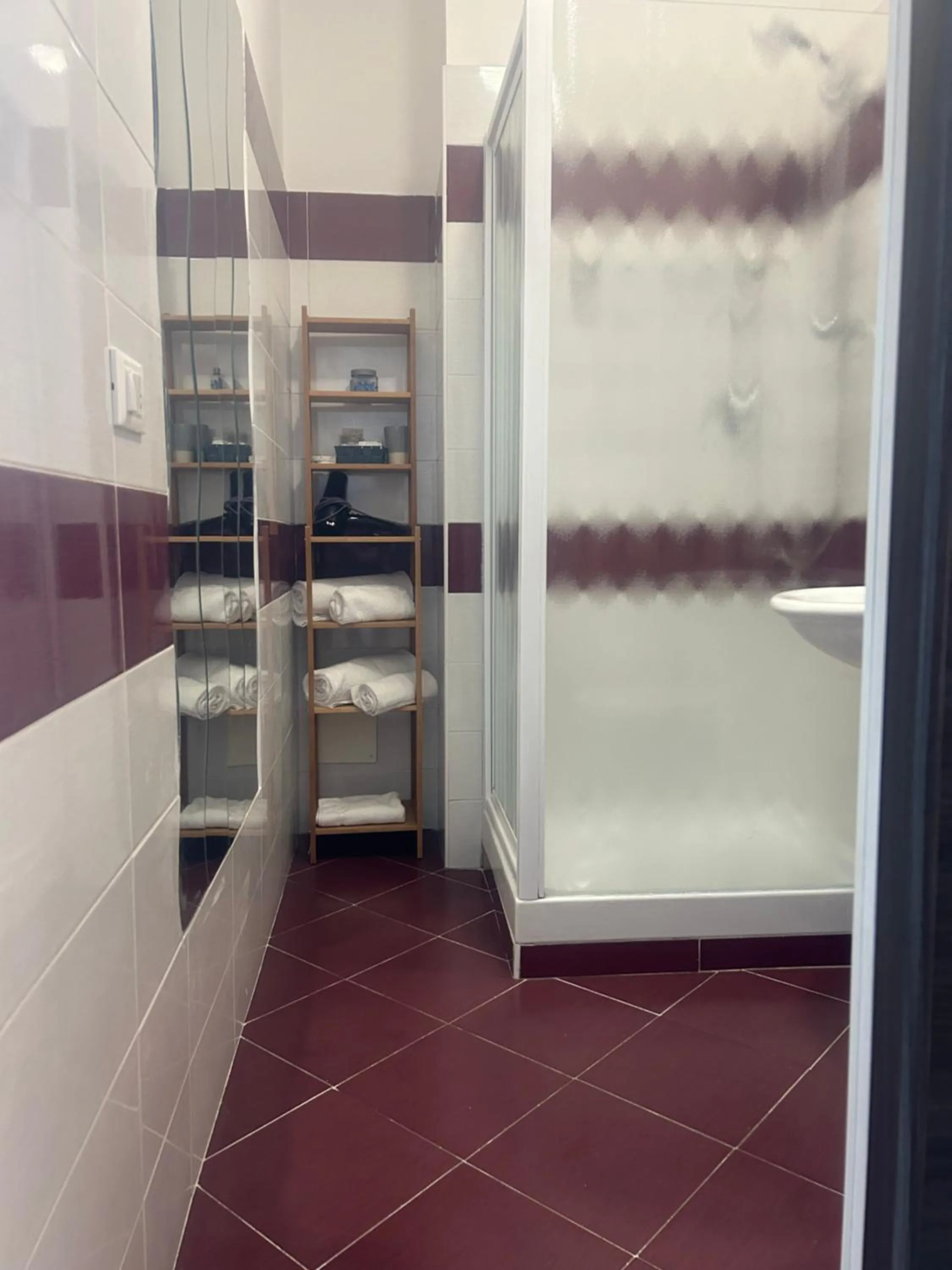 Shower in Vanella Rome Domus