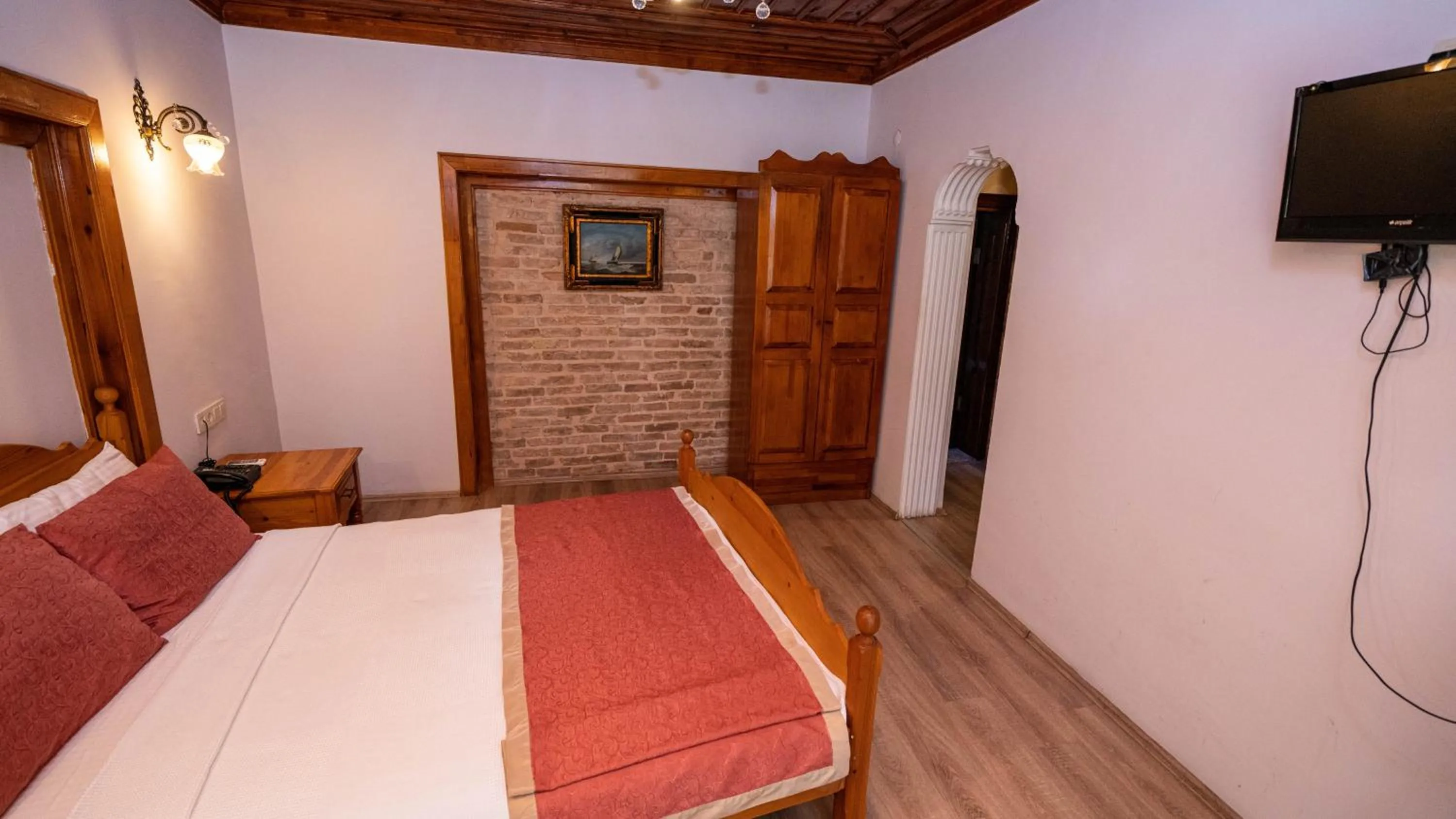 Photo of the whole room, Bed in Antalya Inn Hotel