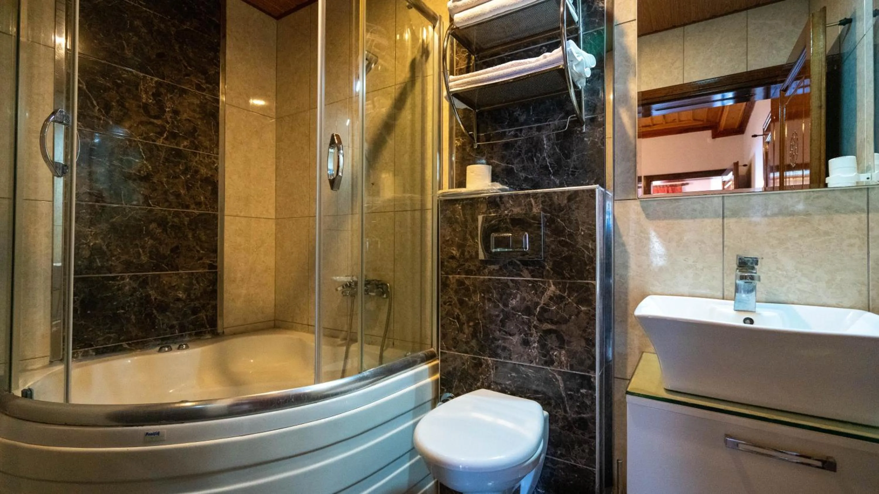 Photo of the whole room in Antalya Inn Hotel