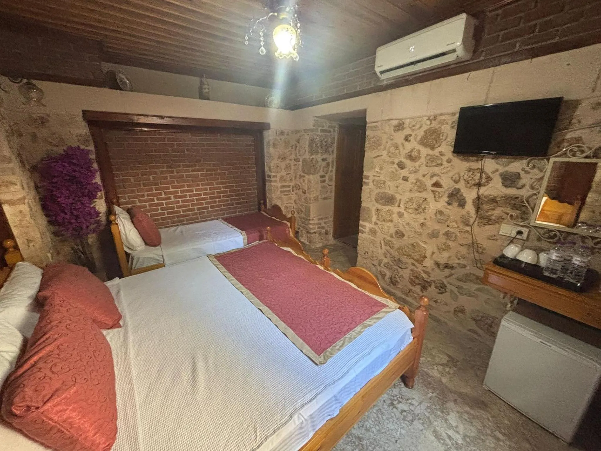 Photo of the whole room in Antalya Inn Hotel