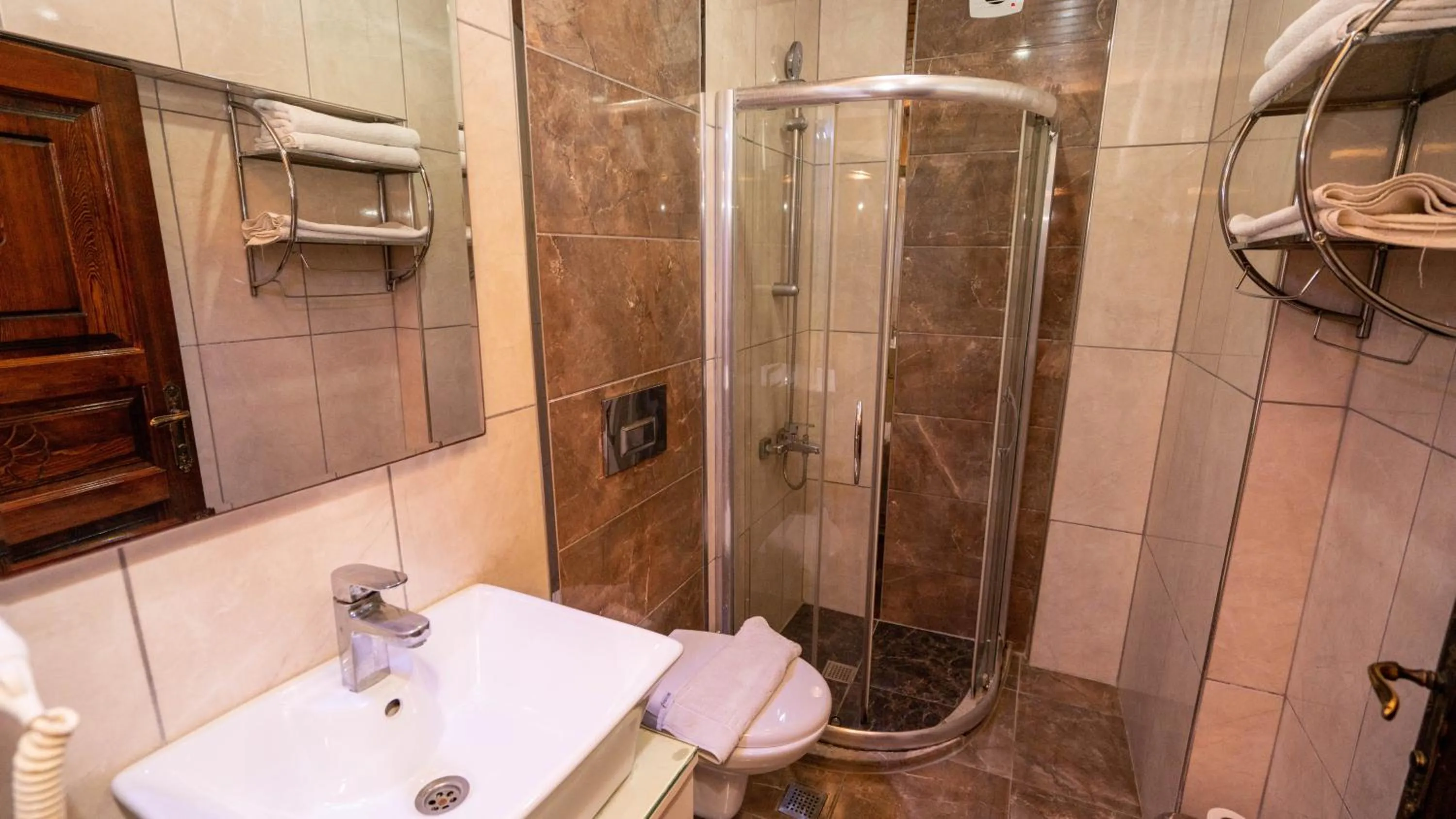 Photo of the whole room in Antalya Inn Hotel