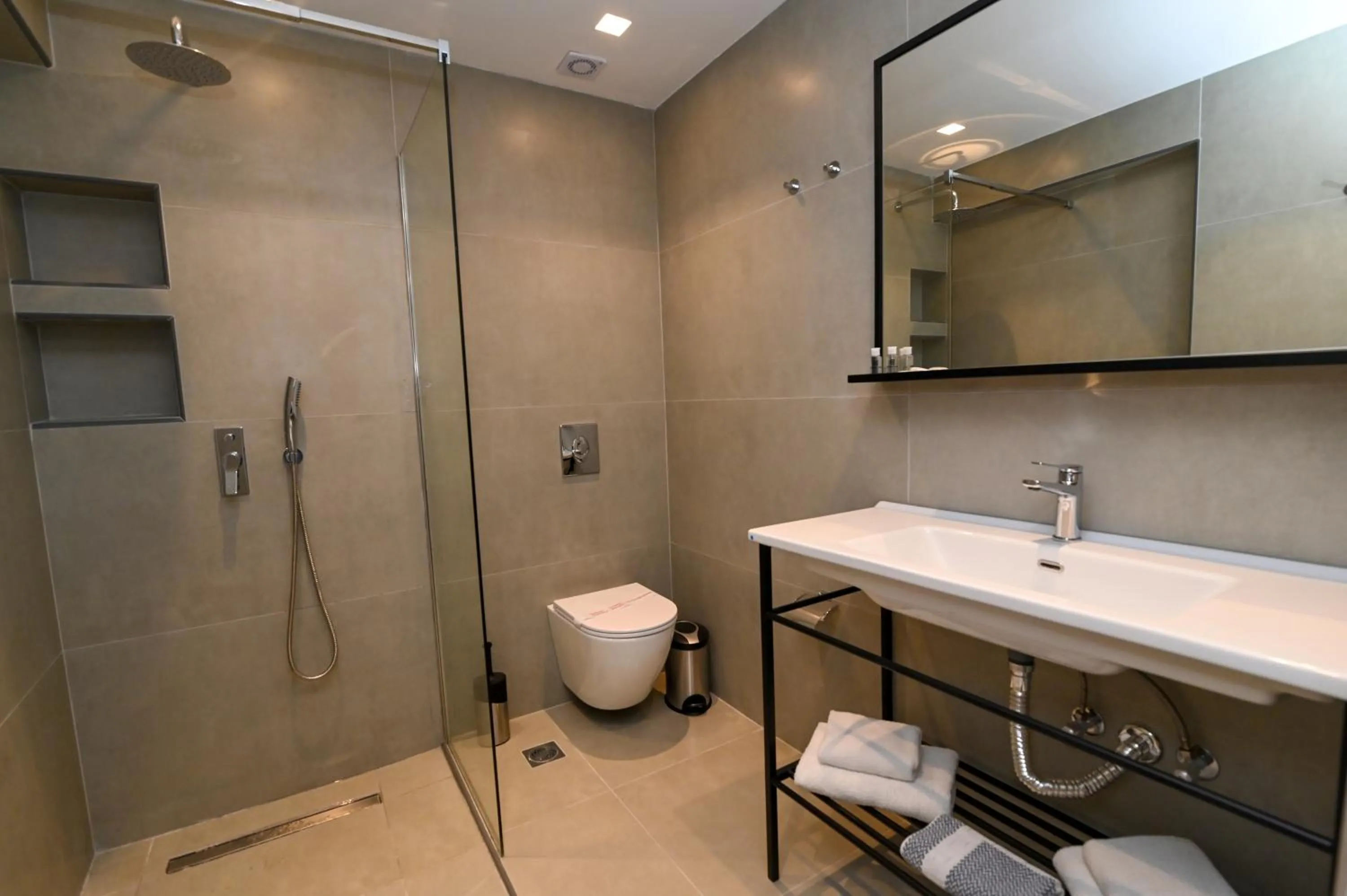 Bathroom in Jasmine Hotel Apartments