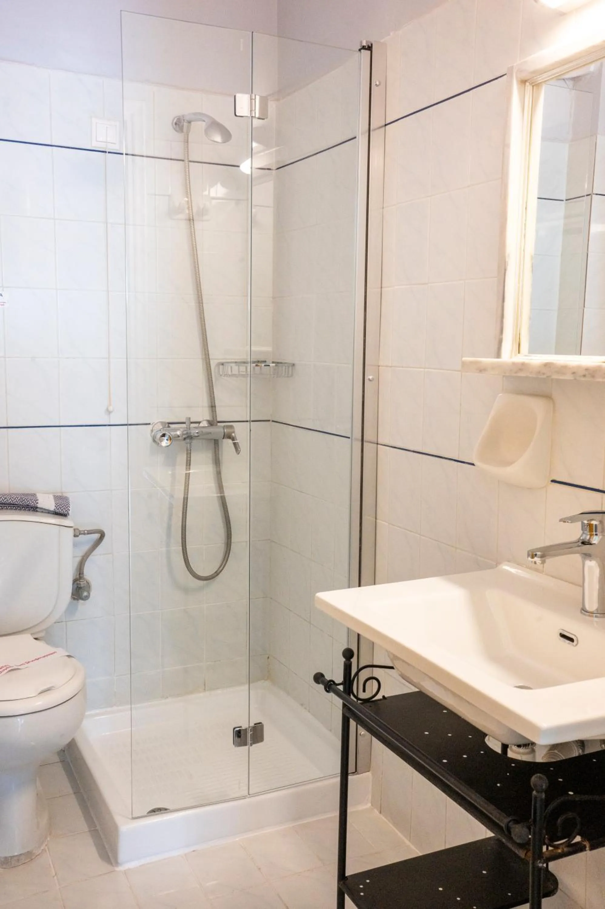 Shower in Jasmine Hotel Apartments