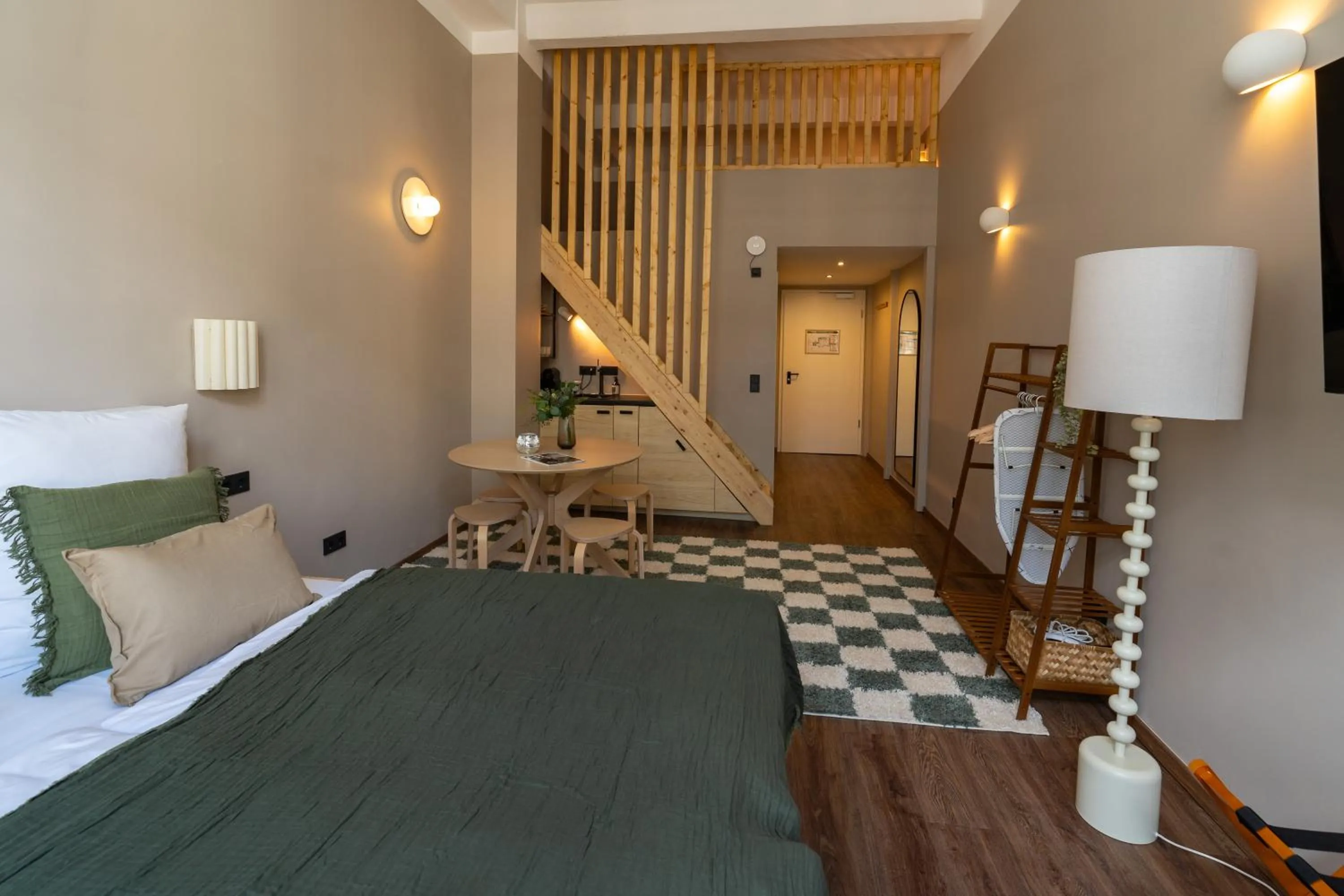 Photo of the whole room, Bed in The Charming by Curt Suites