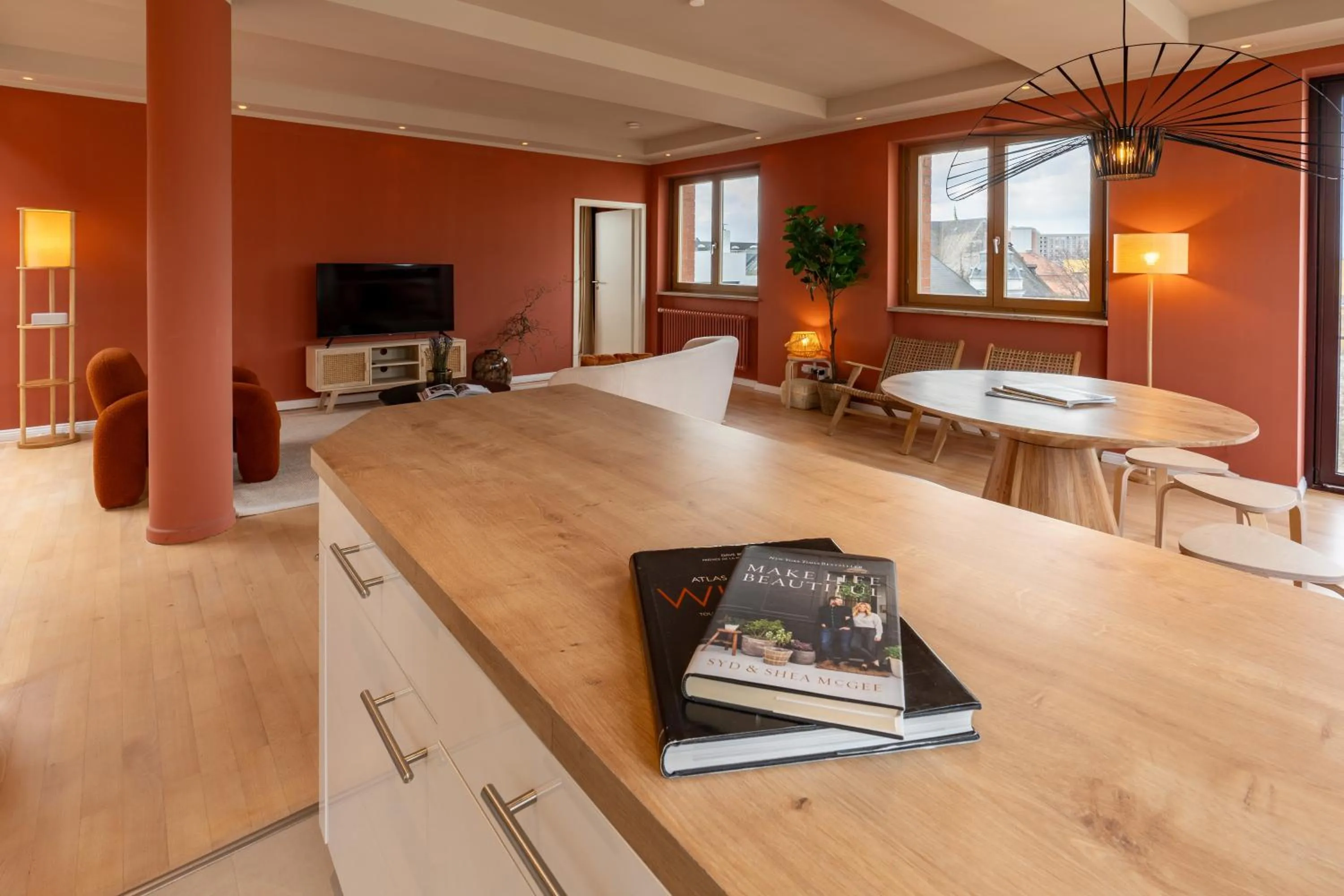 TV and multimedia in The Charming by Curt Suites