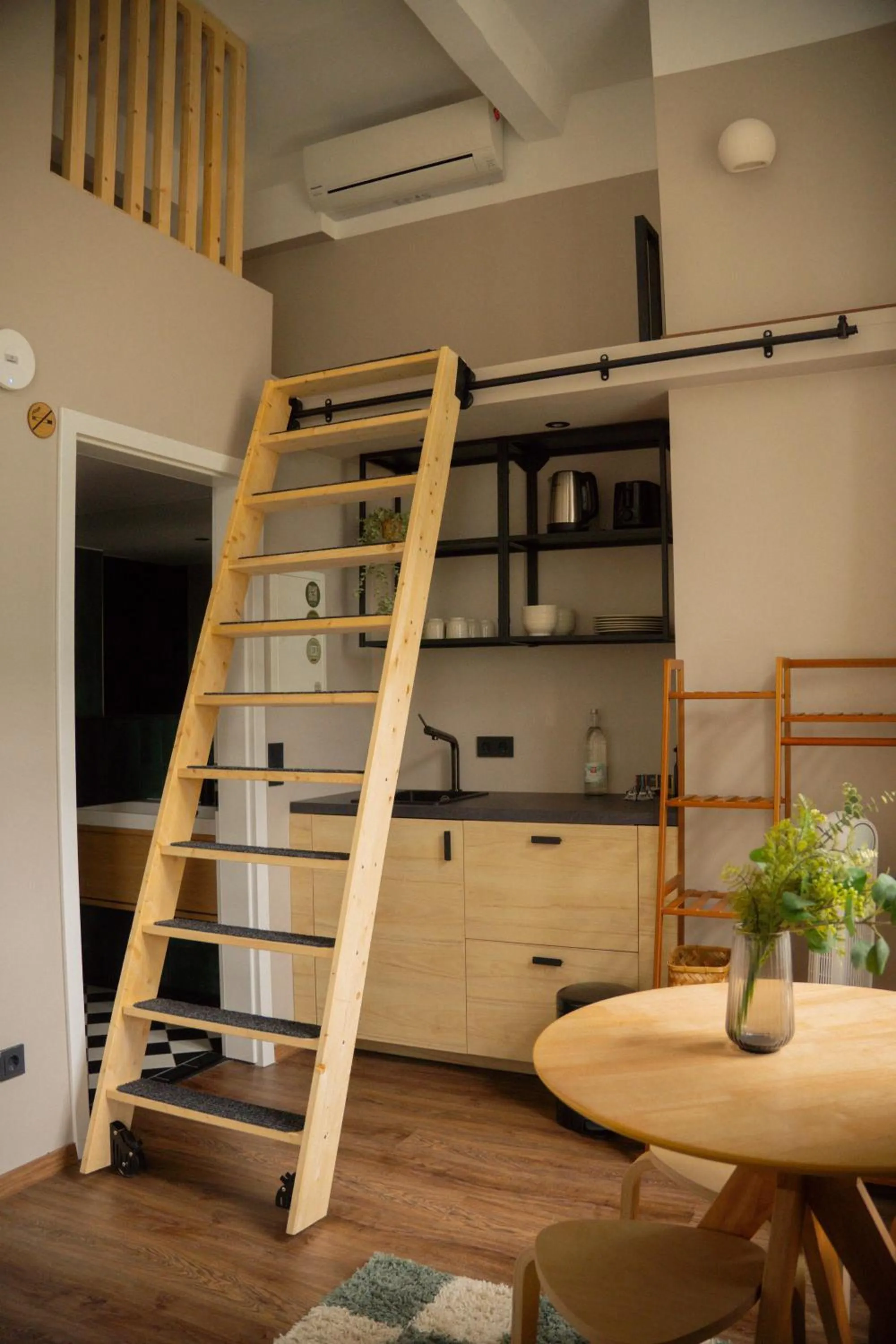 Kitchen or kitchenette in The Charming by Curt Suites