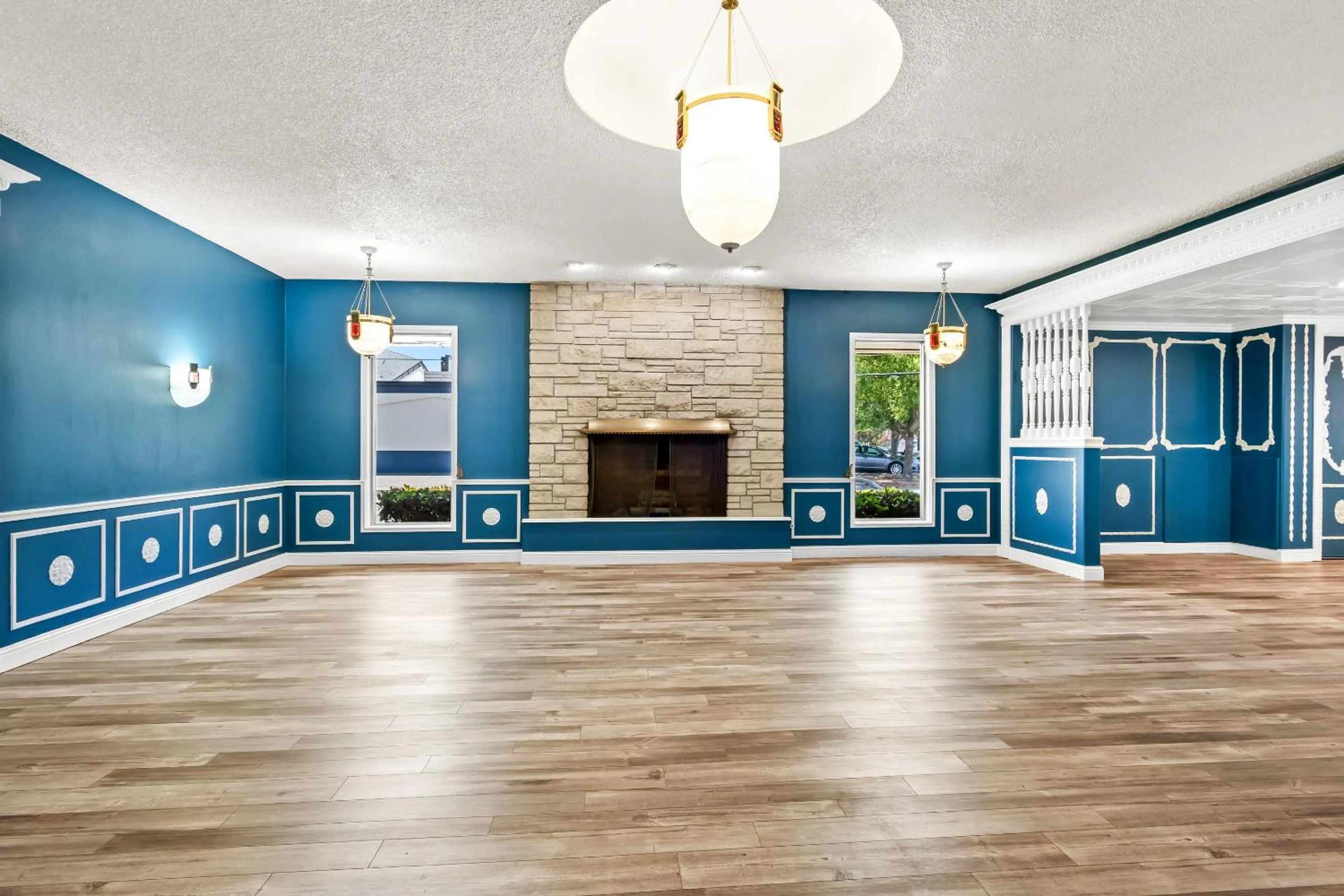 Meeting/conference room in HomeTowne Studios by Red Roof Yuba City Bonanza - Marysville