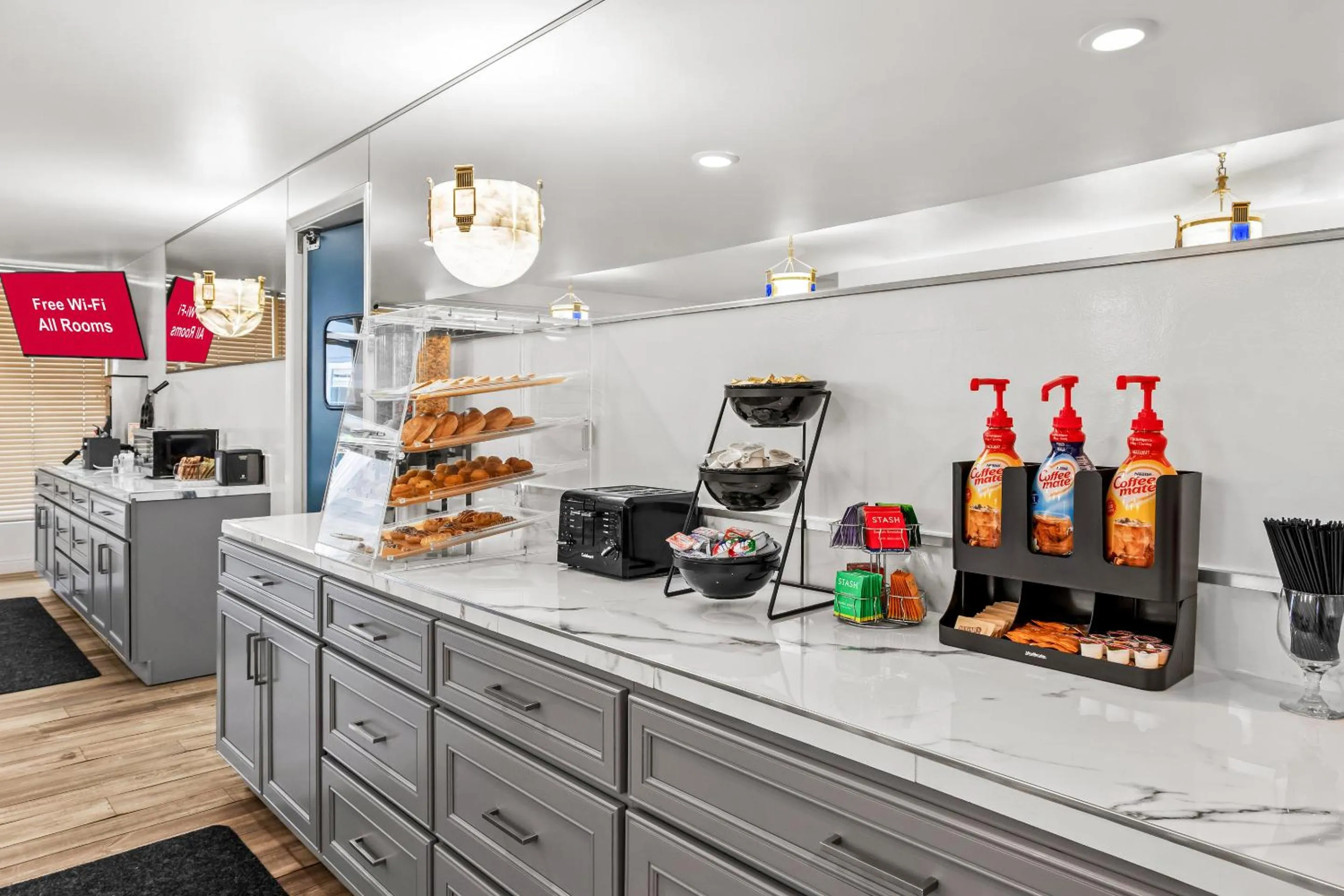 Breakfast in HomeTowne Studios by Red Roof Yuba City Bonanza - Marysville