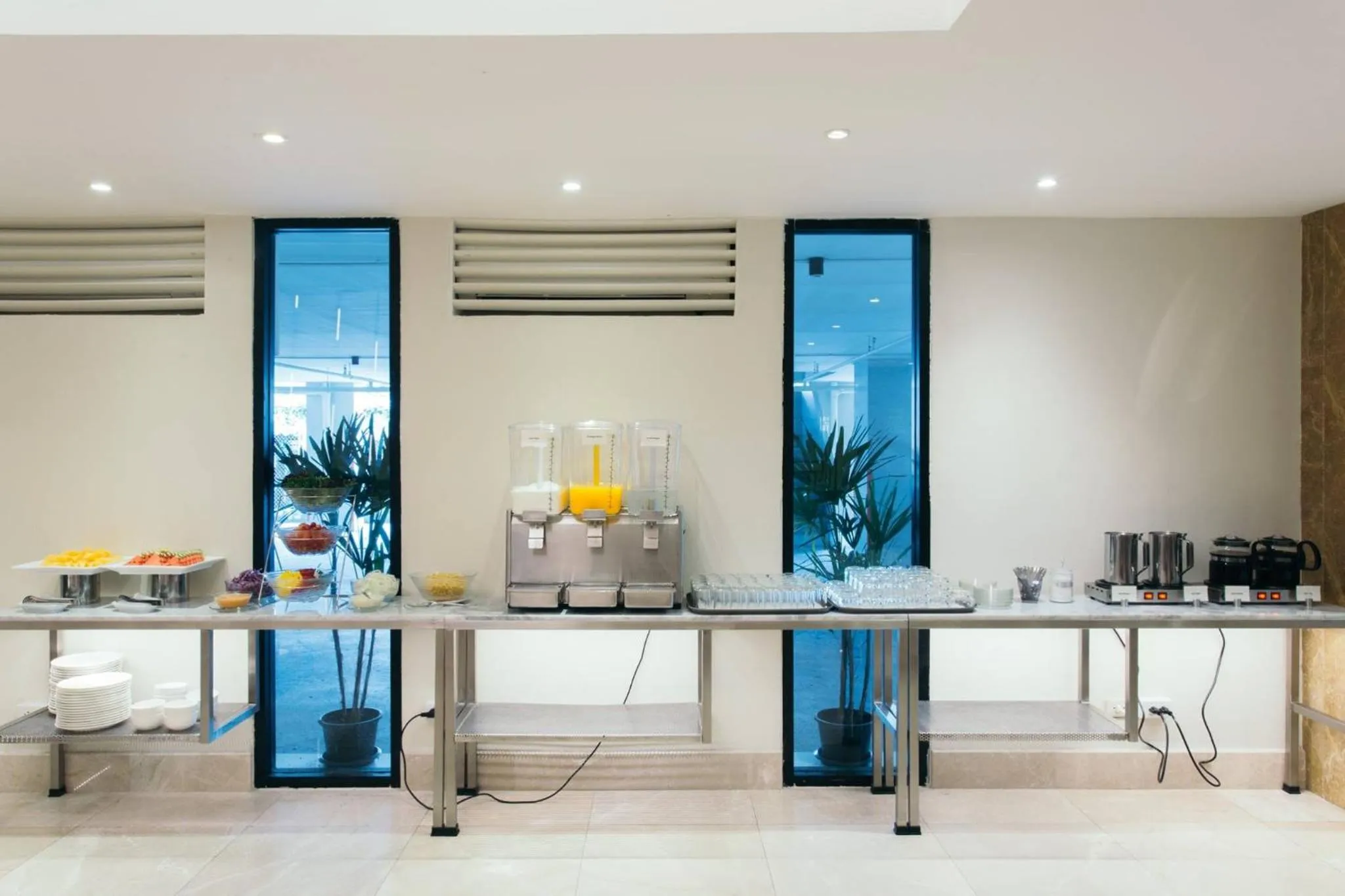 Food and drinks in Thomson Hotel Huamark