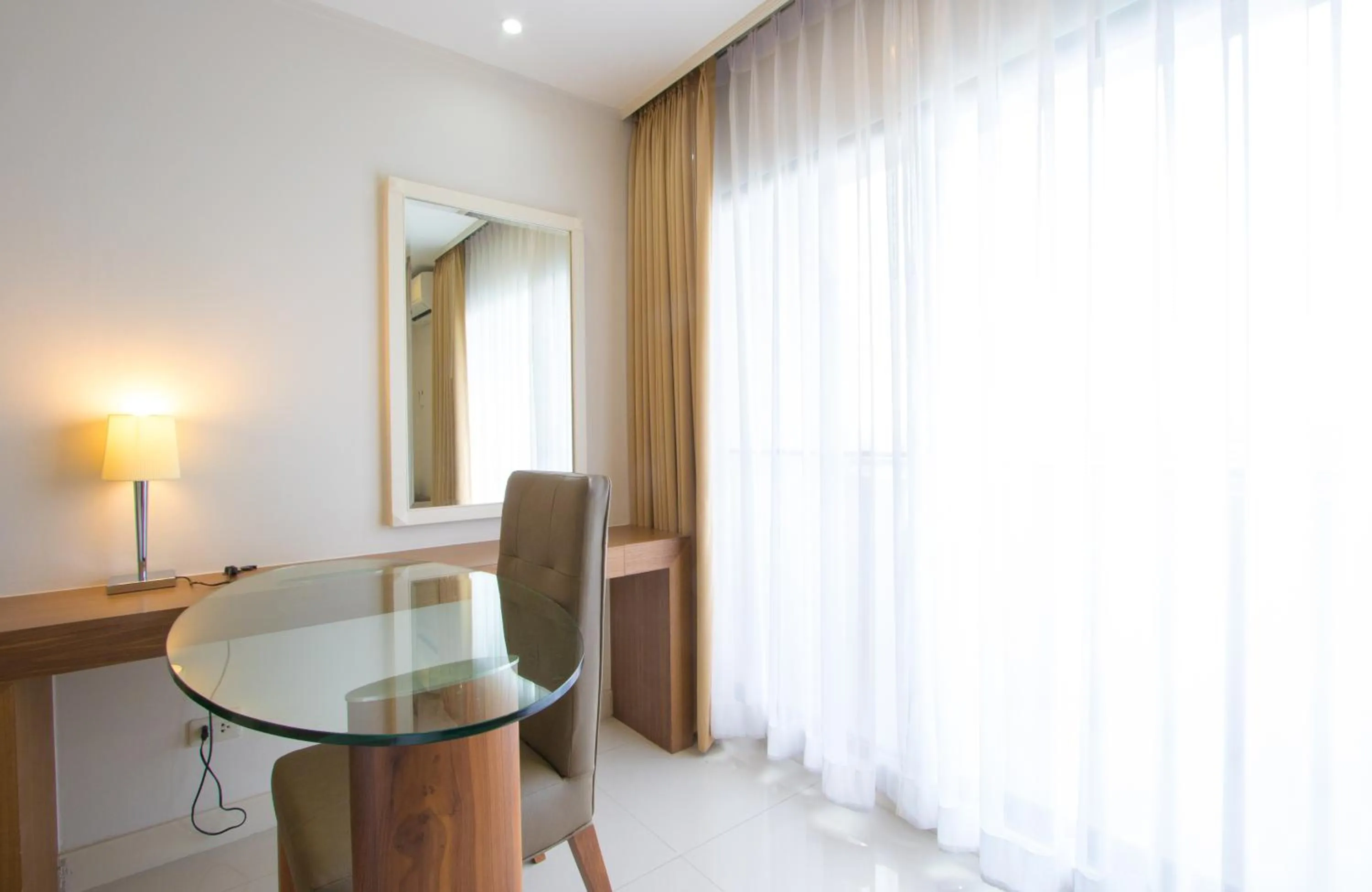 Day in Thomson Hotel Huamark