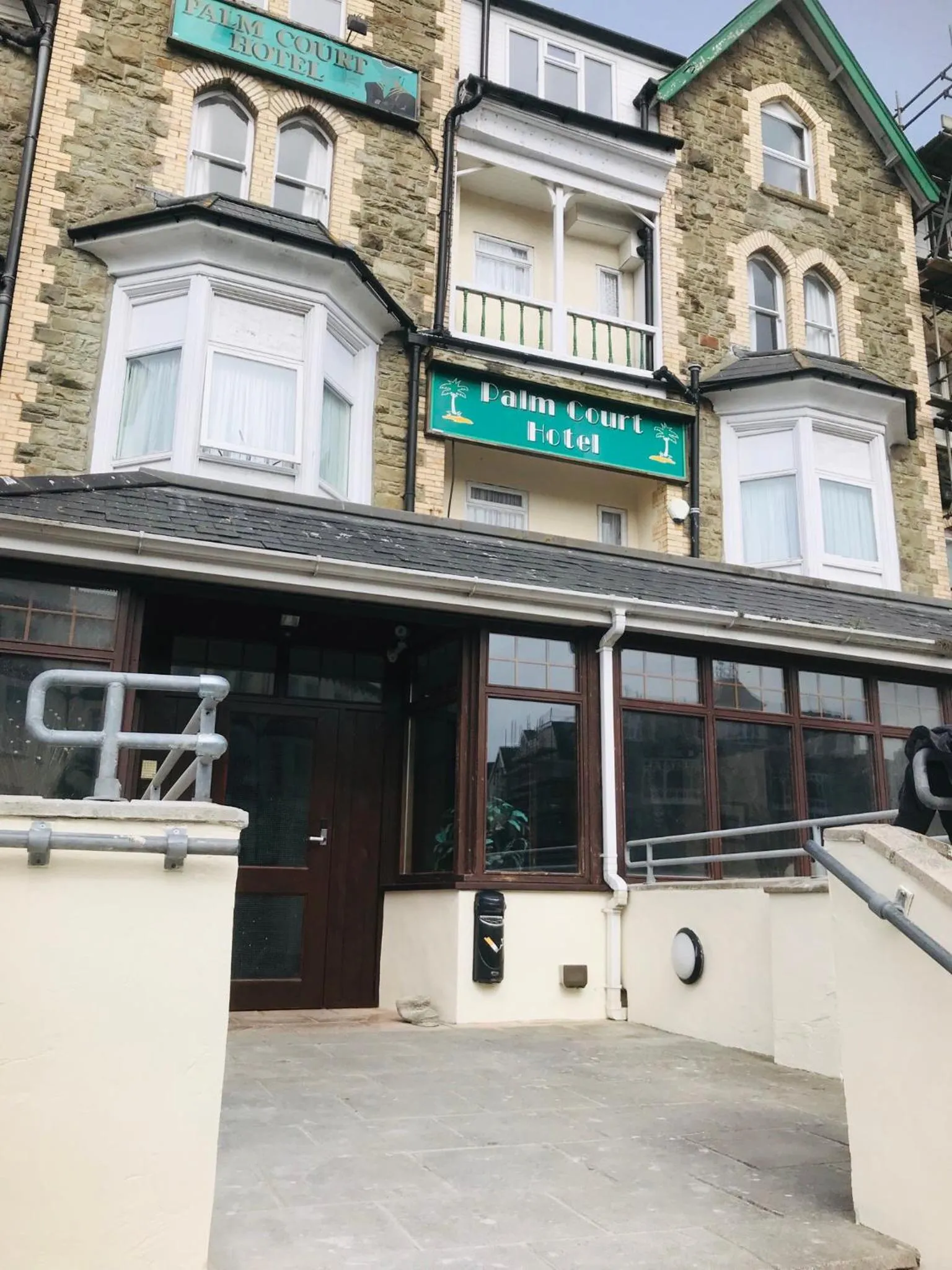 Facade/entrance in Palm Court B&B