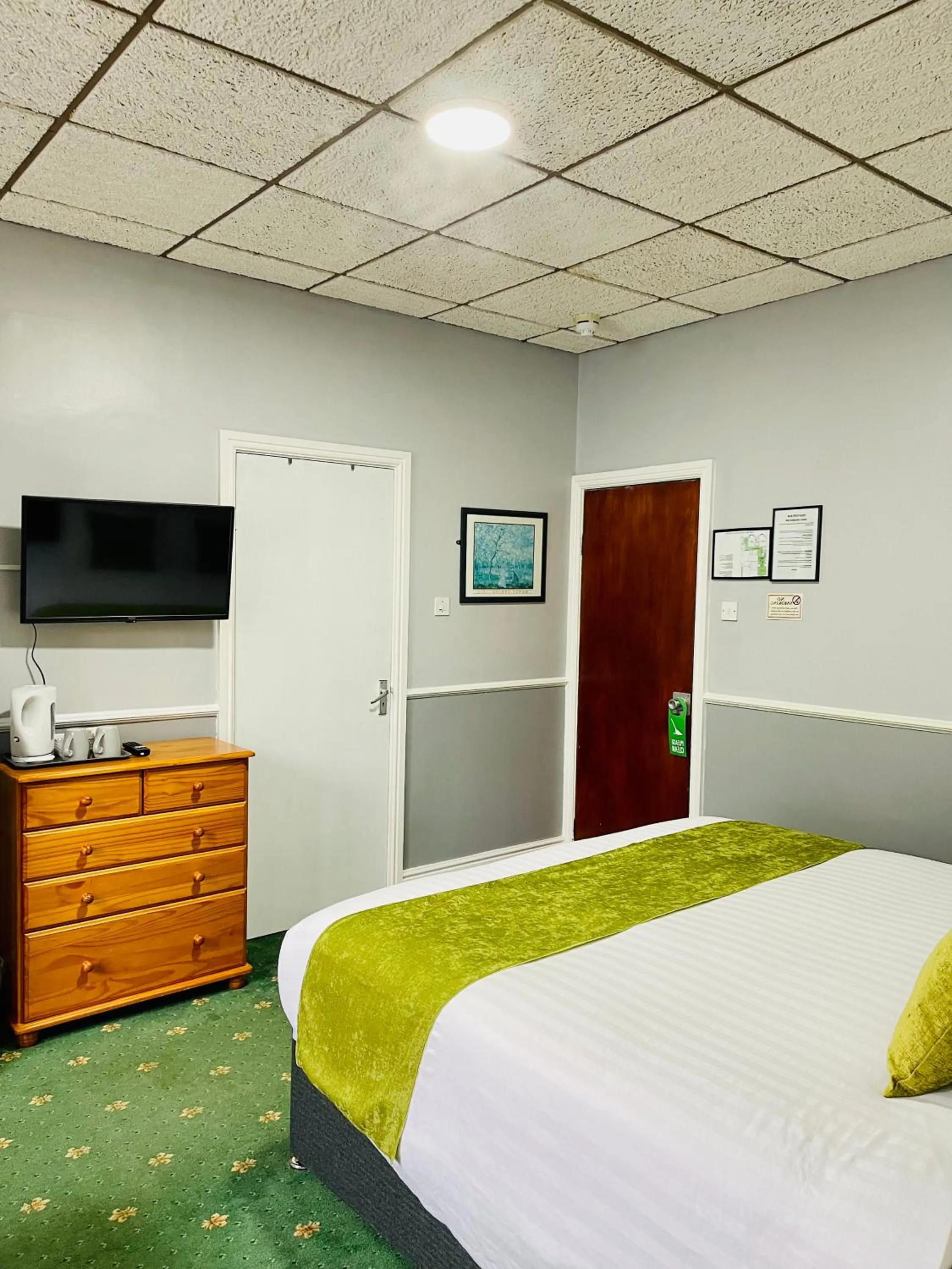 Photo of the whole room in Palm Court B&B