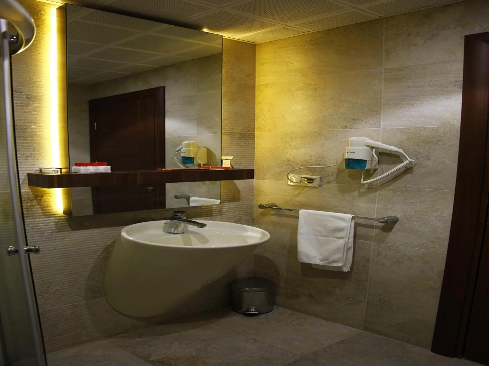 Bathroom in Feyzan Hotel