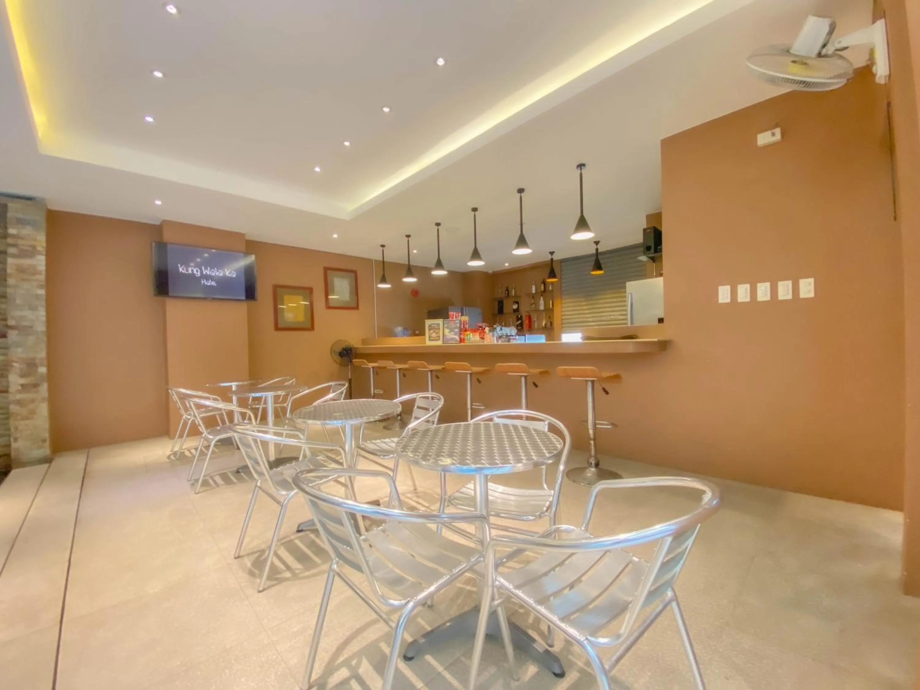 Restaurant/places to eat in Valentino's Hotel